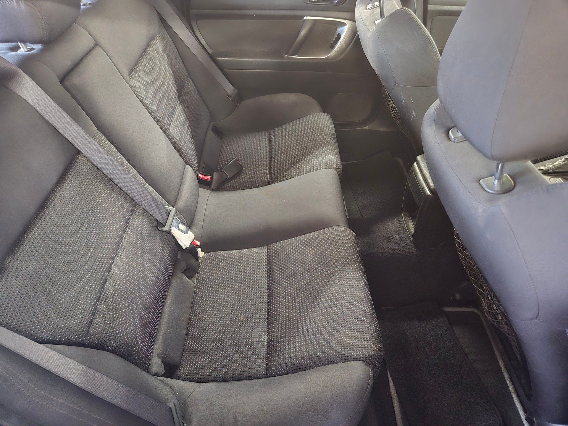 SUBARU Legacy 2.0R AWD Swiss-image-8