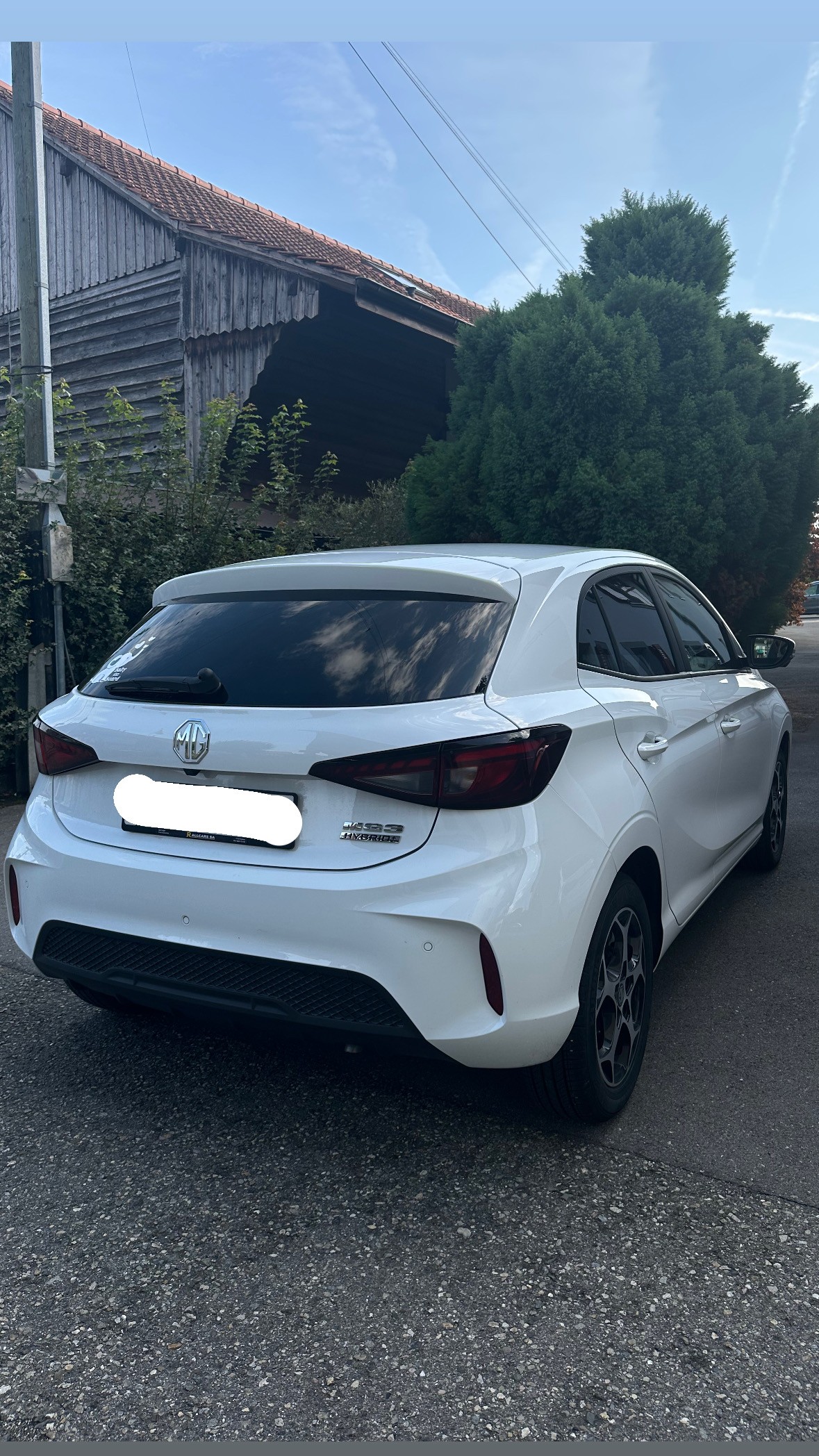 MG 1.5 Hybrid Luxury-image-2