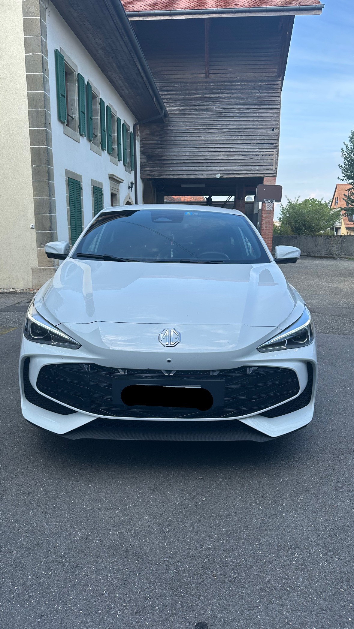 MG 1.5 Hybrid Luxury-image-1