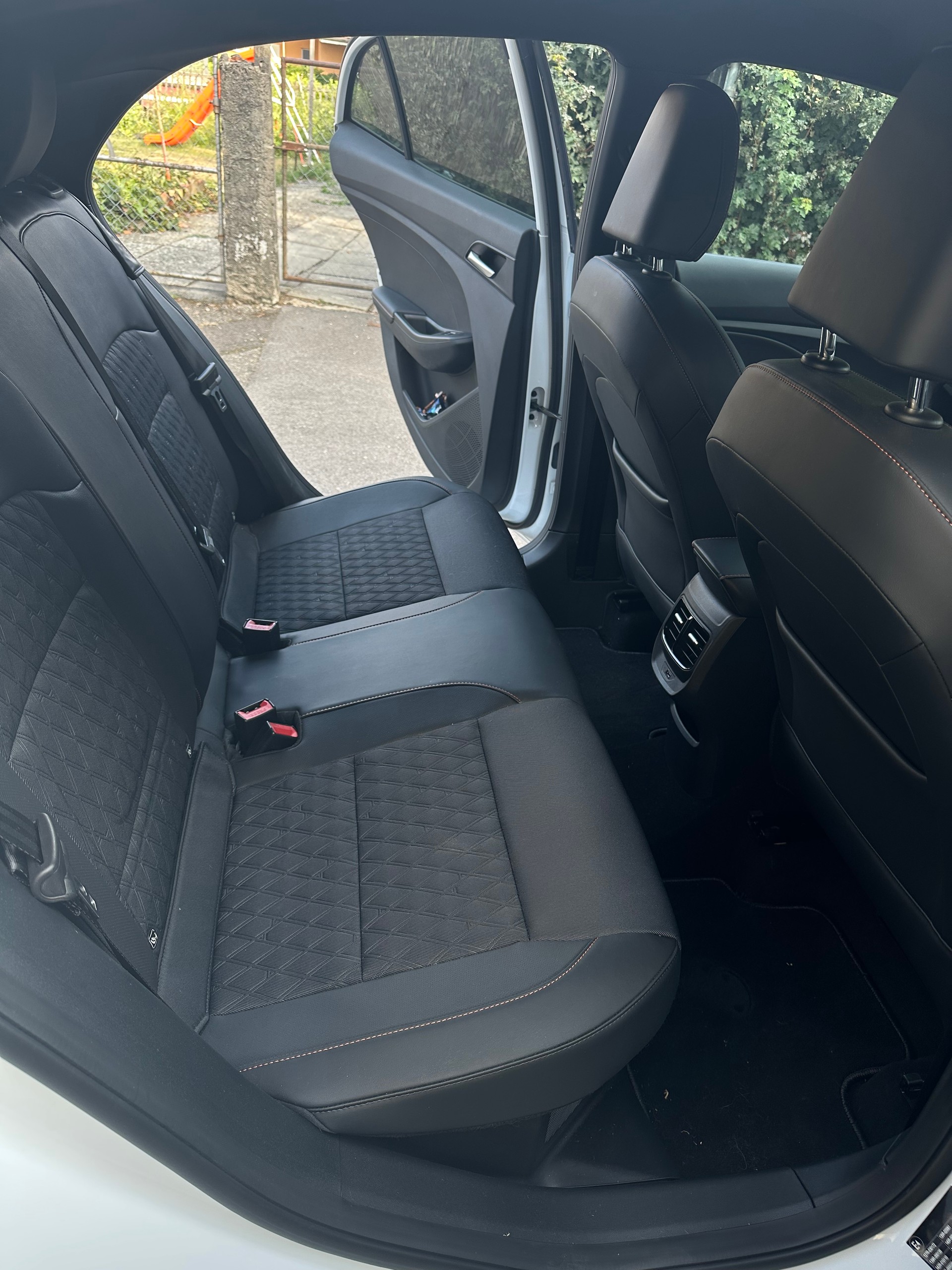 MG 1.5 Hybrid Luxury-image-4