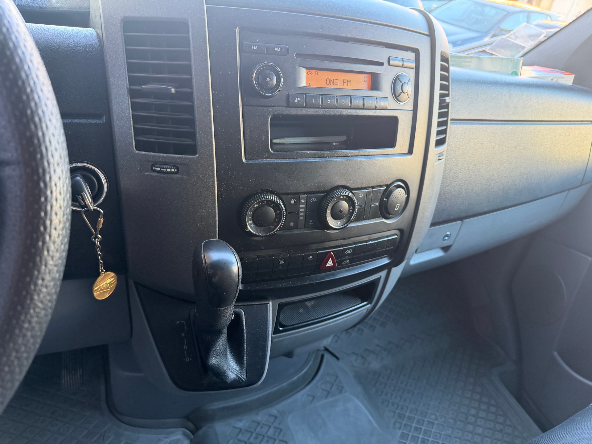 MERCEDES-BENZ Sprinter-image-5