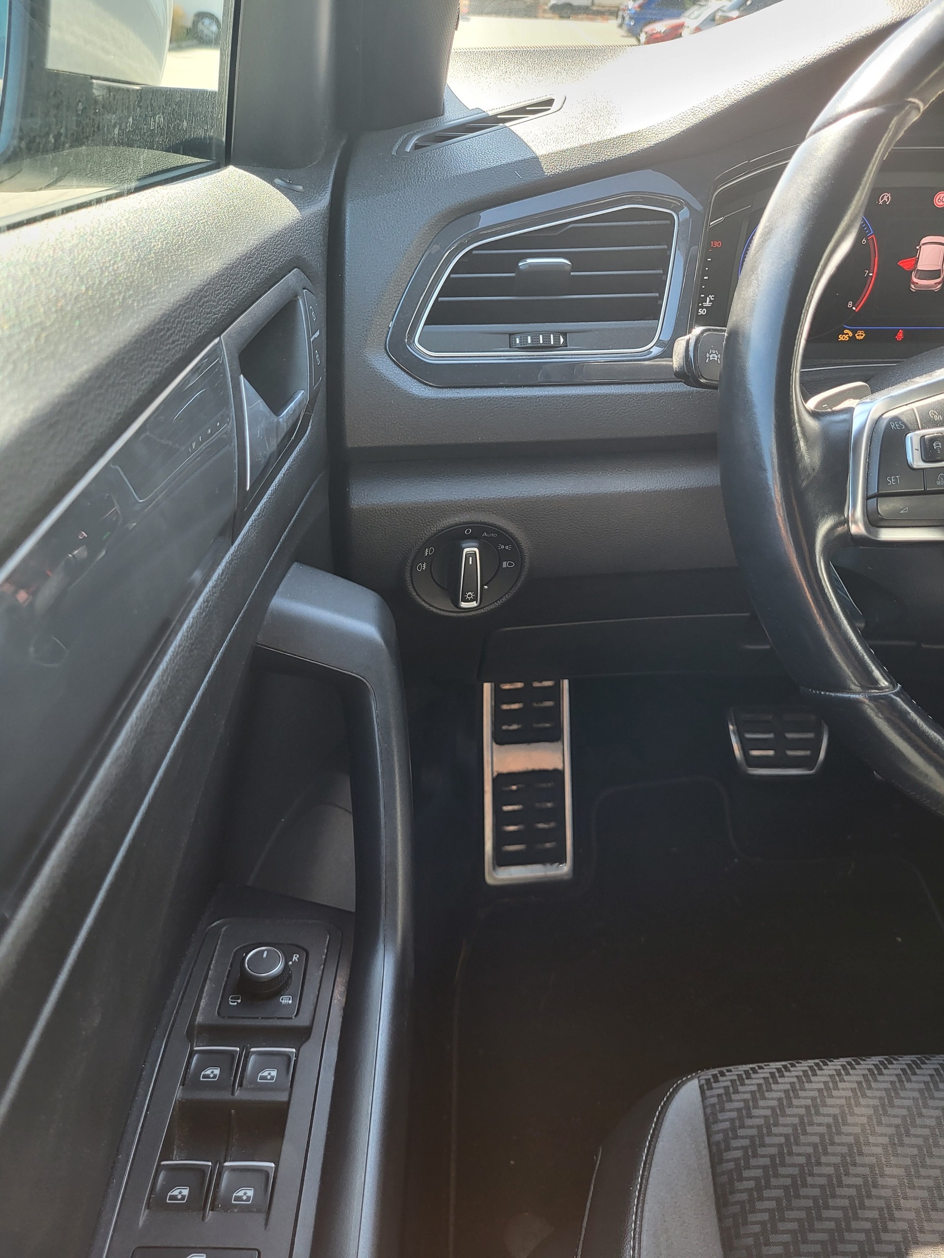 VW T-Roc 2.0 TSI Sport DSG 4Motion-image-11