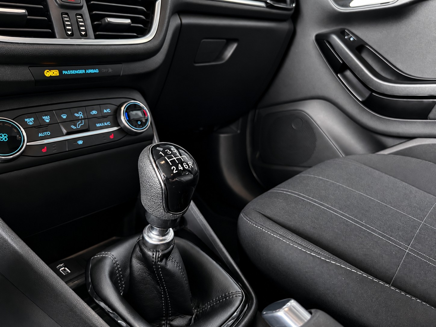 FORD Fiesta 1.0 SCTi Trend-image-14