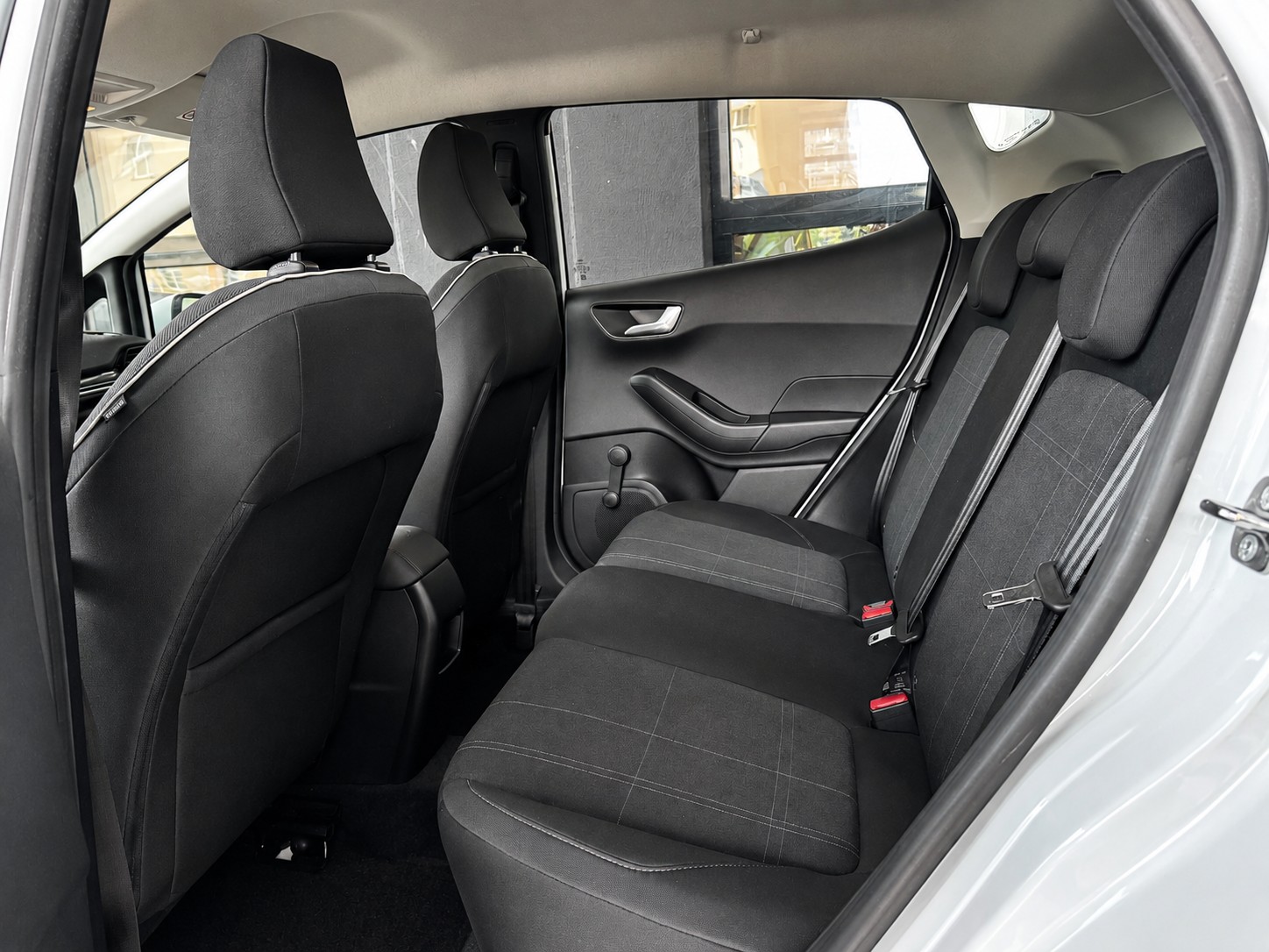FORD Fiesta 1.0 SCTi Trend-image-10