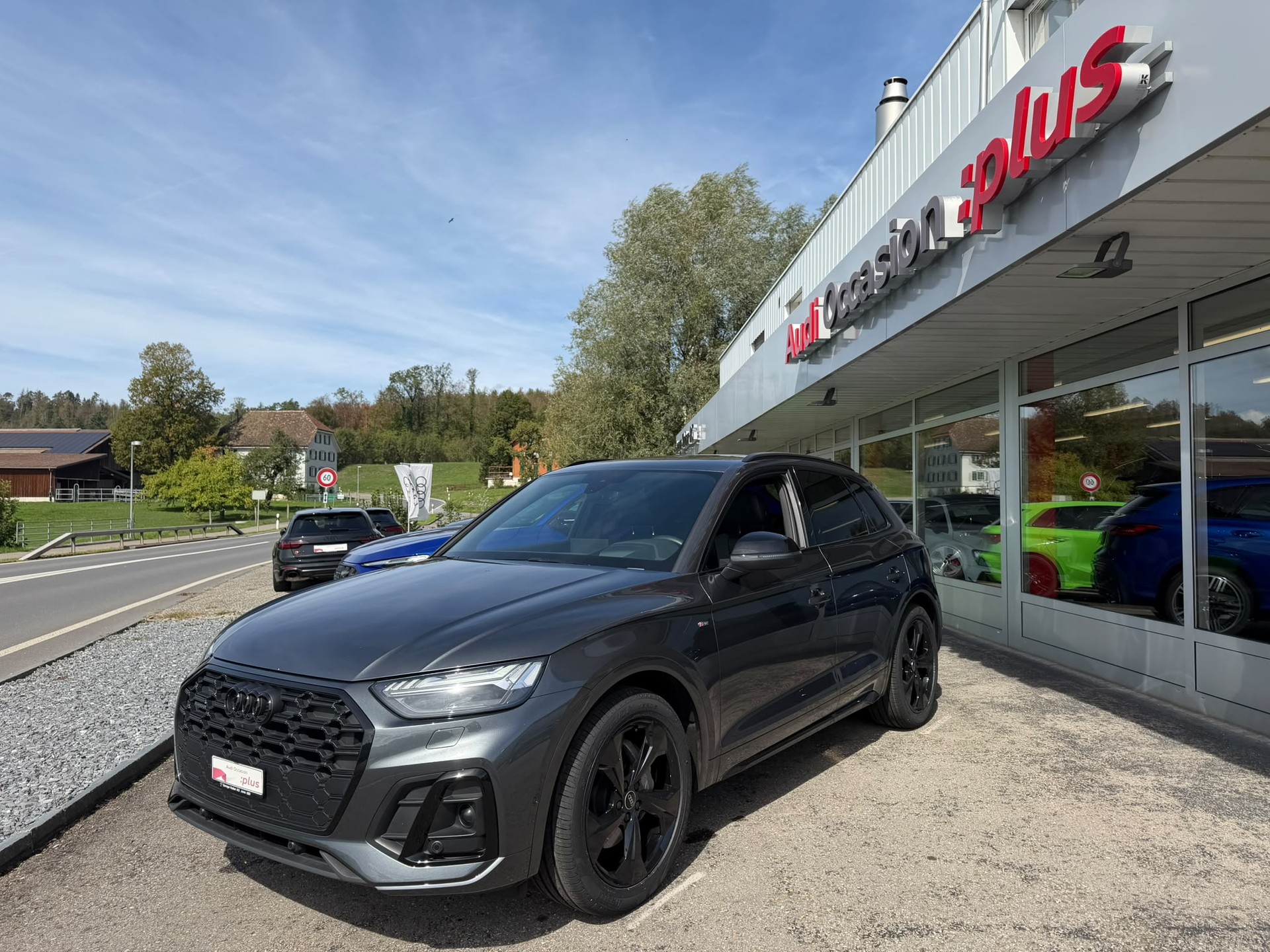 AUDI Q5 40 TDI Black Edition quattro S-tronic-image-5