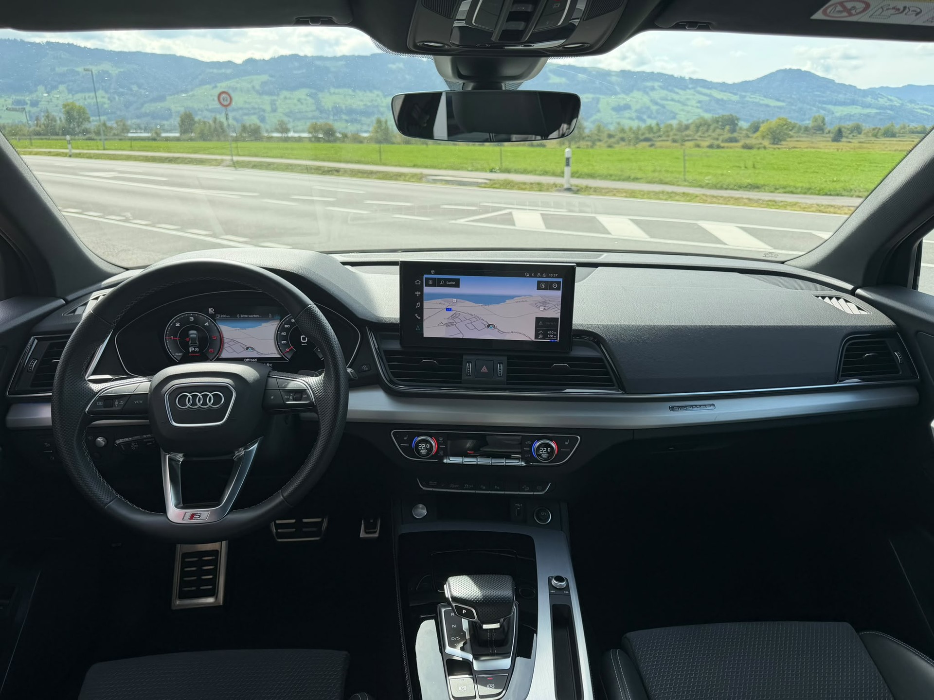 AUDI Q5 40 TDI Black Edition quattro S-tronic-image-8