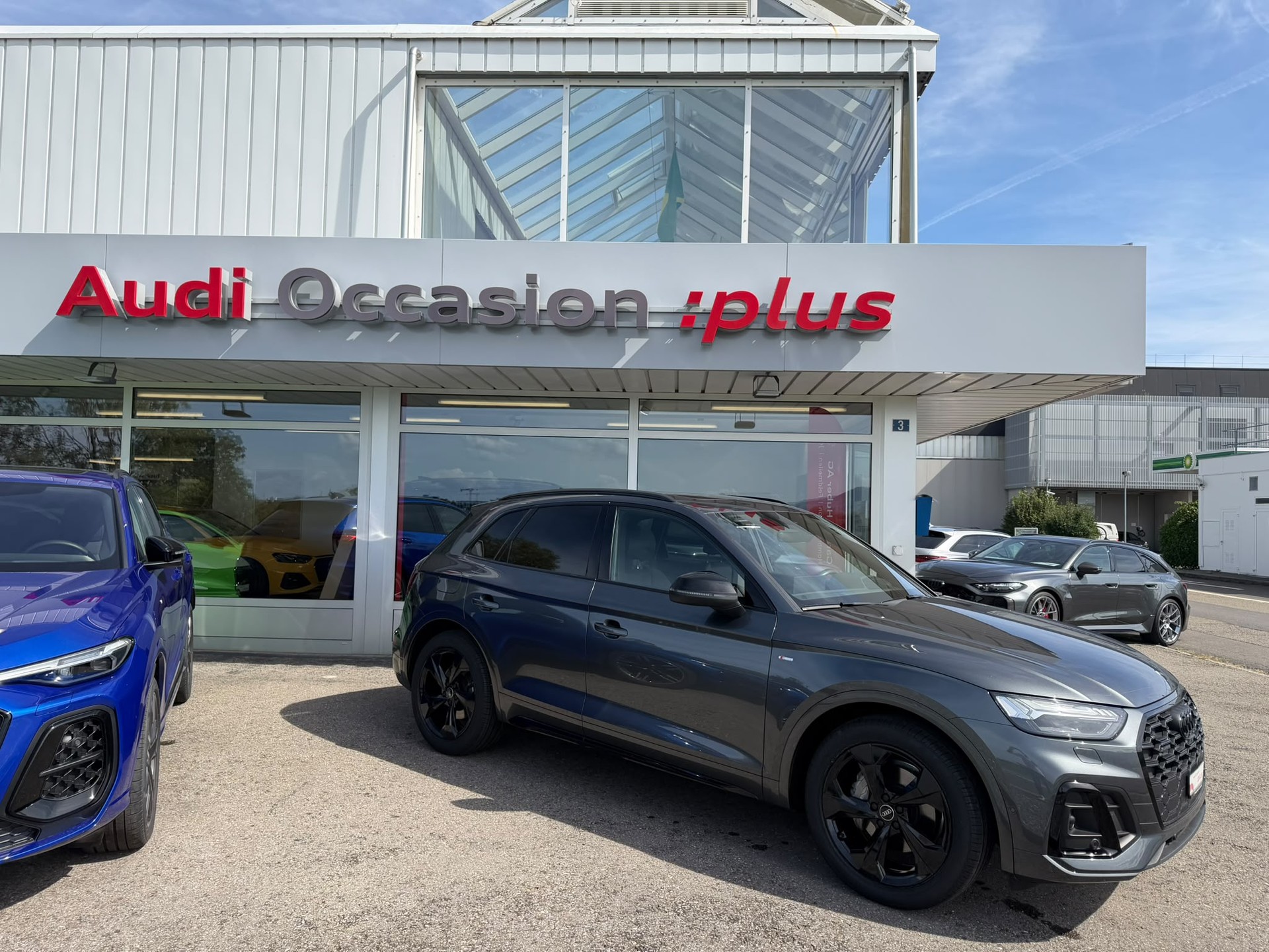 AUDI Q5 40 TDI Black Edition quattro S-tronic-image-1