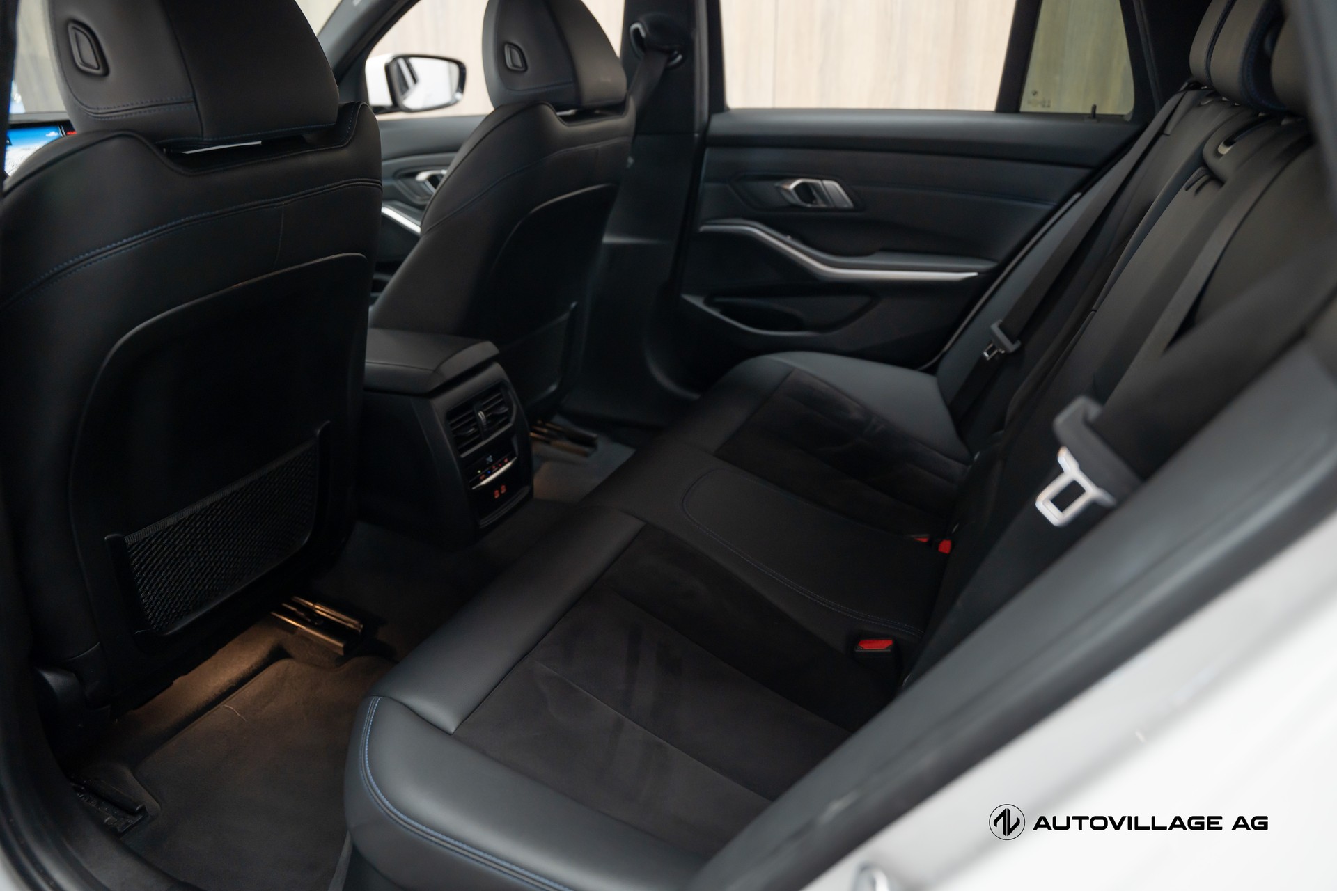 BMW 320e xDrive Touring Steptronic M Sport-image-9