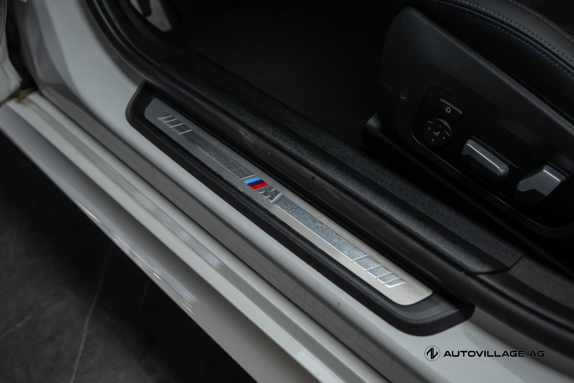 BMW 320e xDrive Touring Steptronic M Sport-image-13