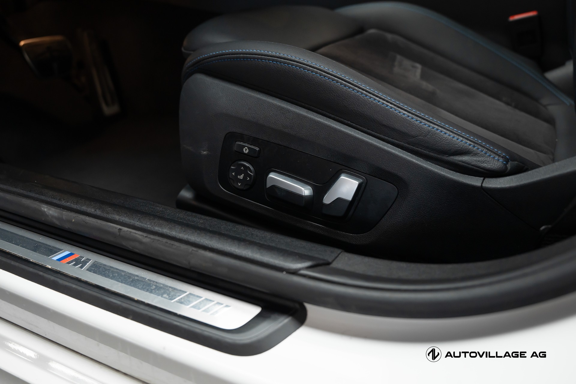 BMW 320e xDrive Touring Steptronic M Sport-image-14
