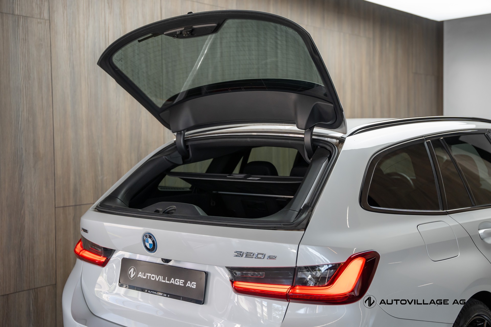 BMW 320e xDrive Touring Steptronic M Sport-image-28