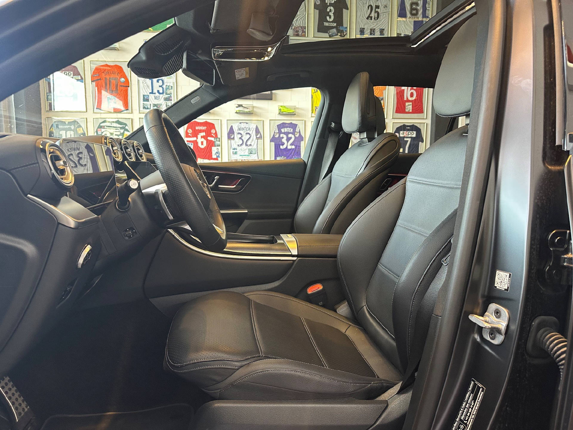 MERCEDES-BENZ GLC 400 e AMG Line 4matic-image-5