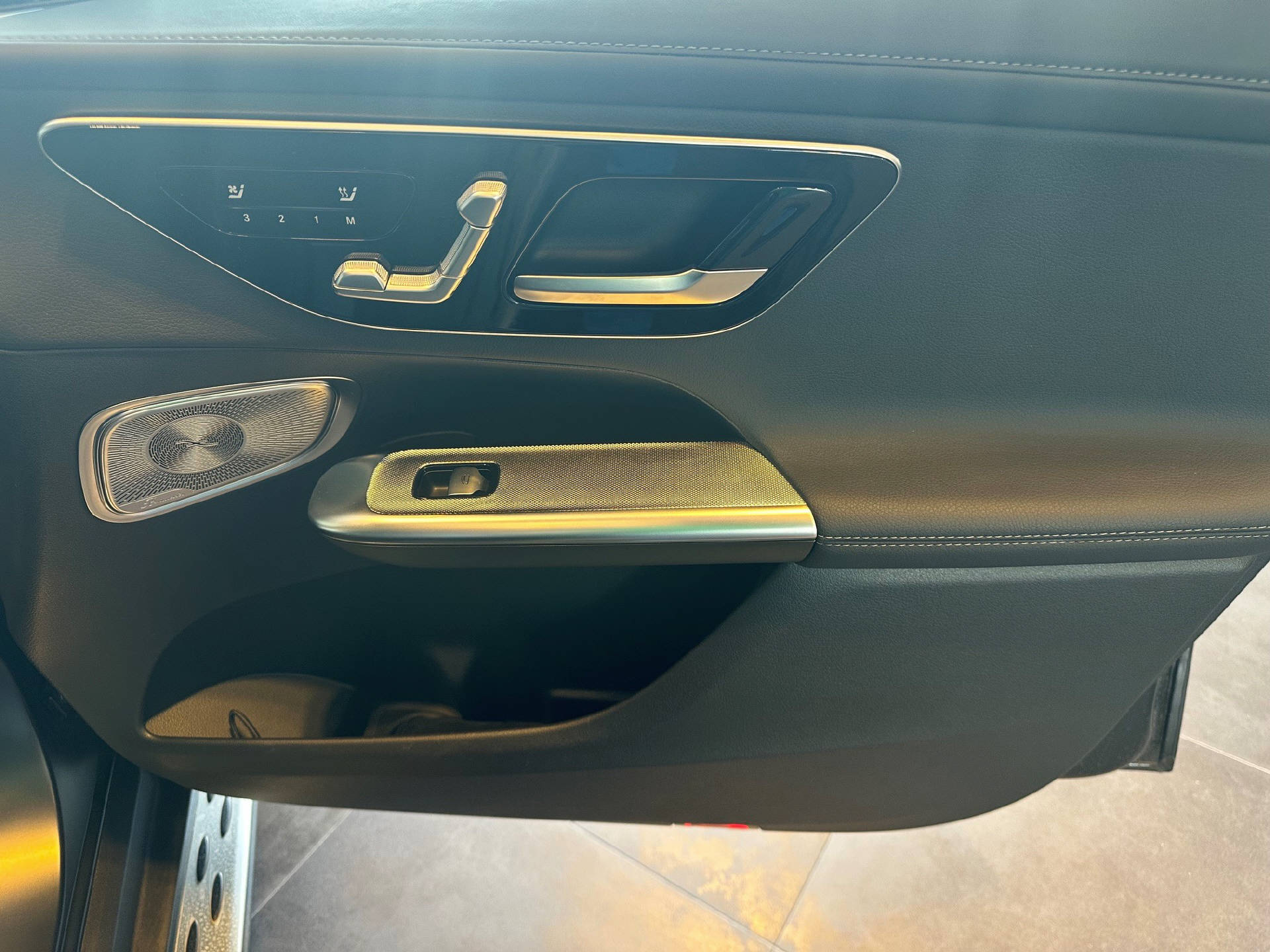 MERCEDES-BENZ GLC 400 e AMG Line 4matic-image-14