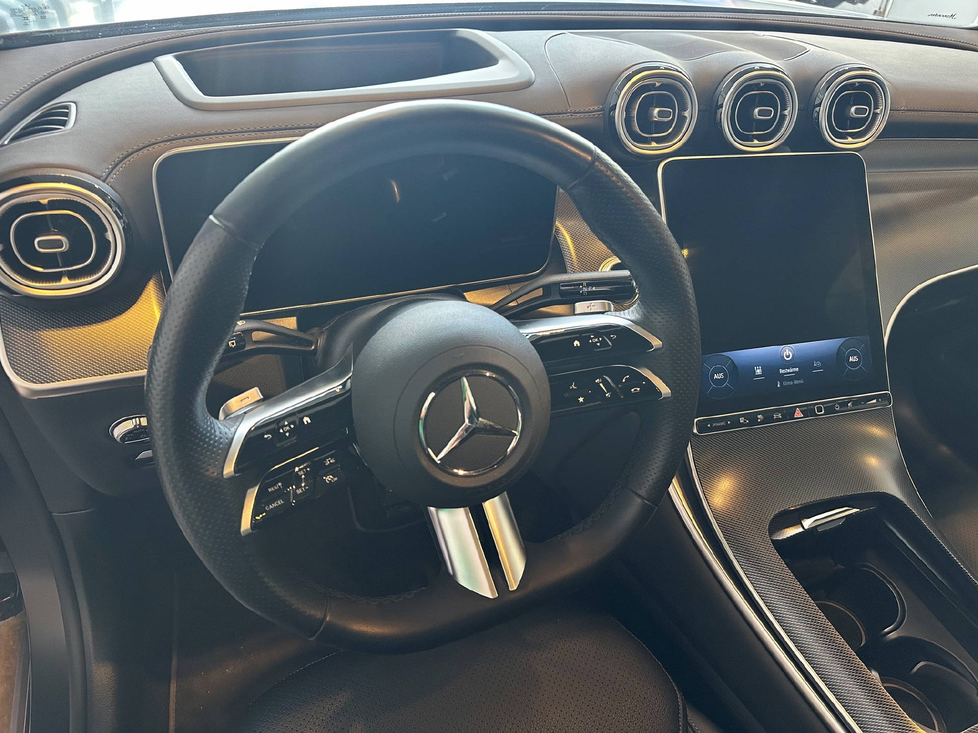 MERCEDES-BENZ GLC 400 e AMG Line 4matic-image-7