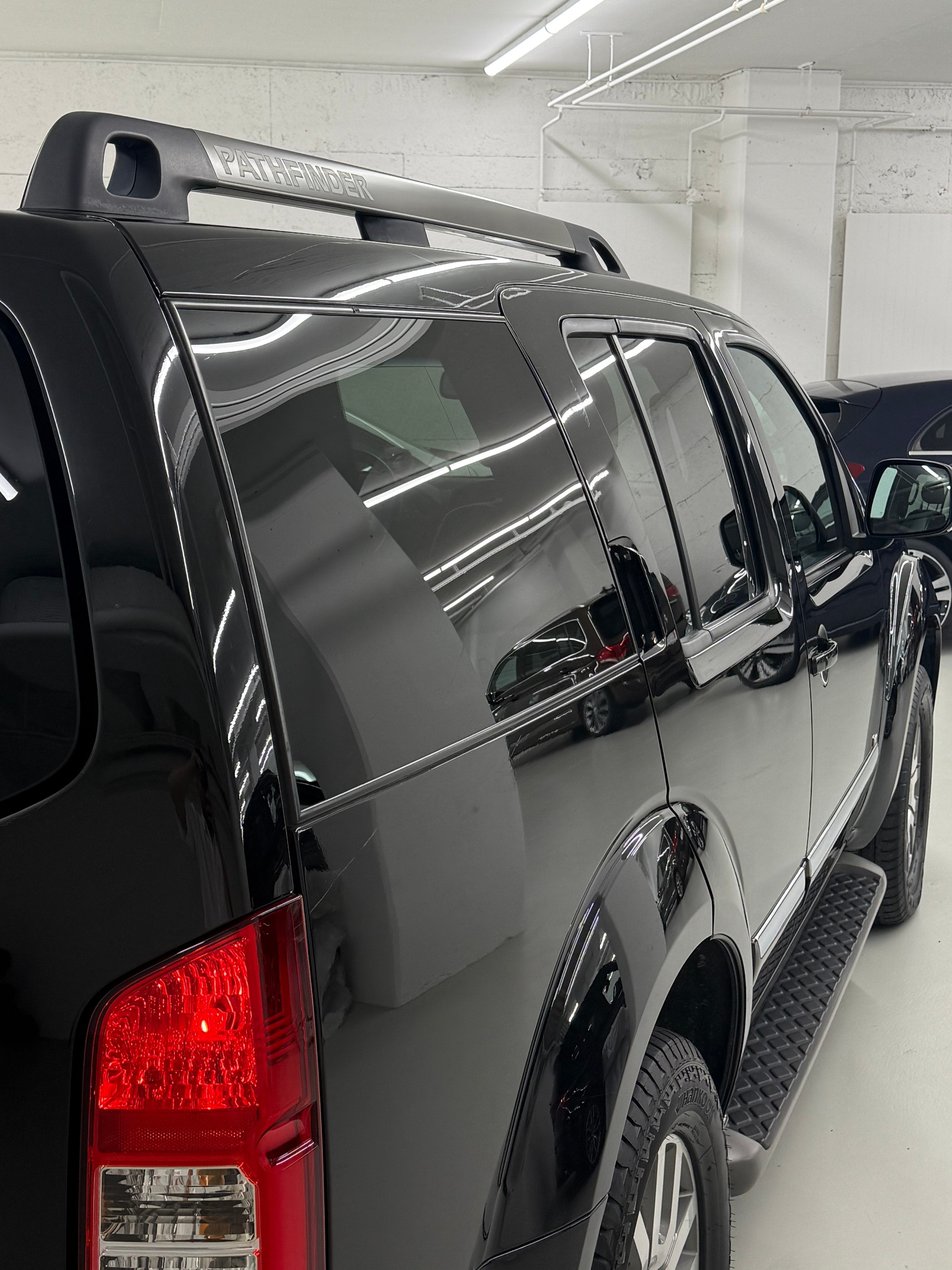 NISSAN Pathfinder 3.0 dCi LE Automatic-image-6