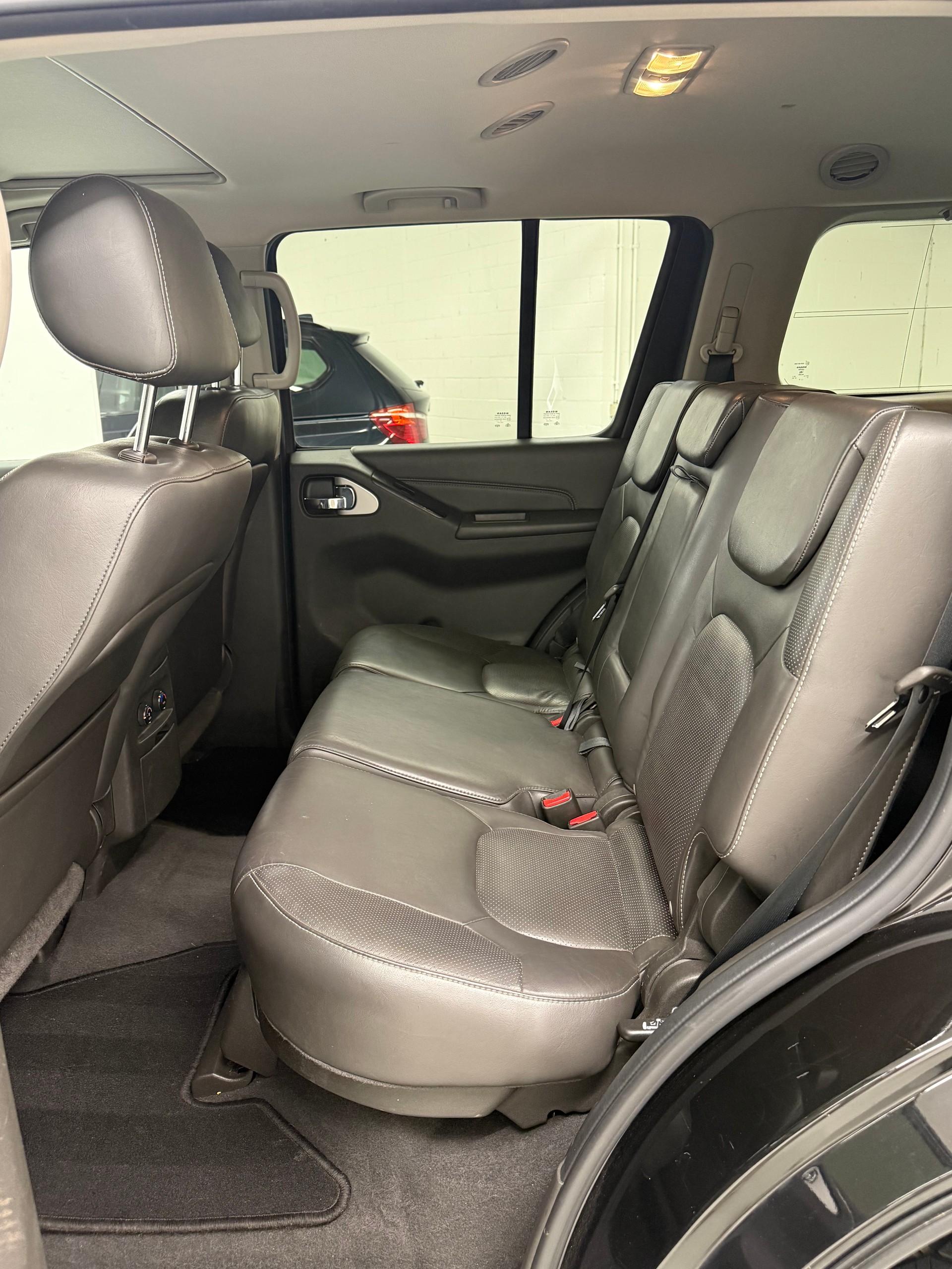 NISSAN Pathfinder 3.0 dCi LE Automatic-image-13