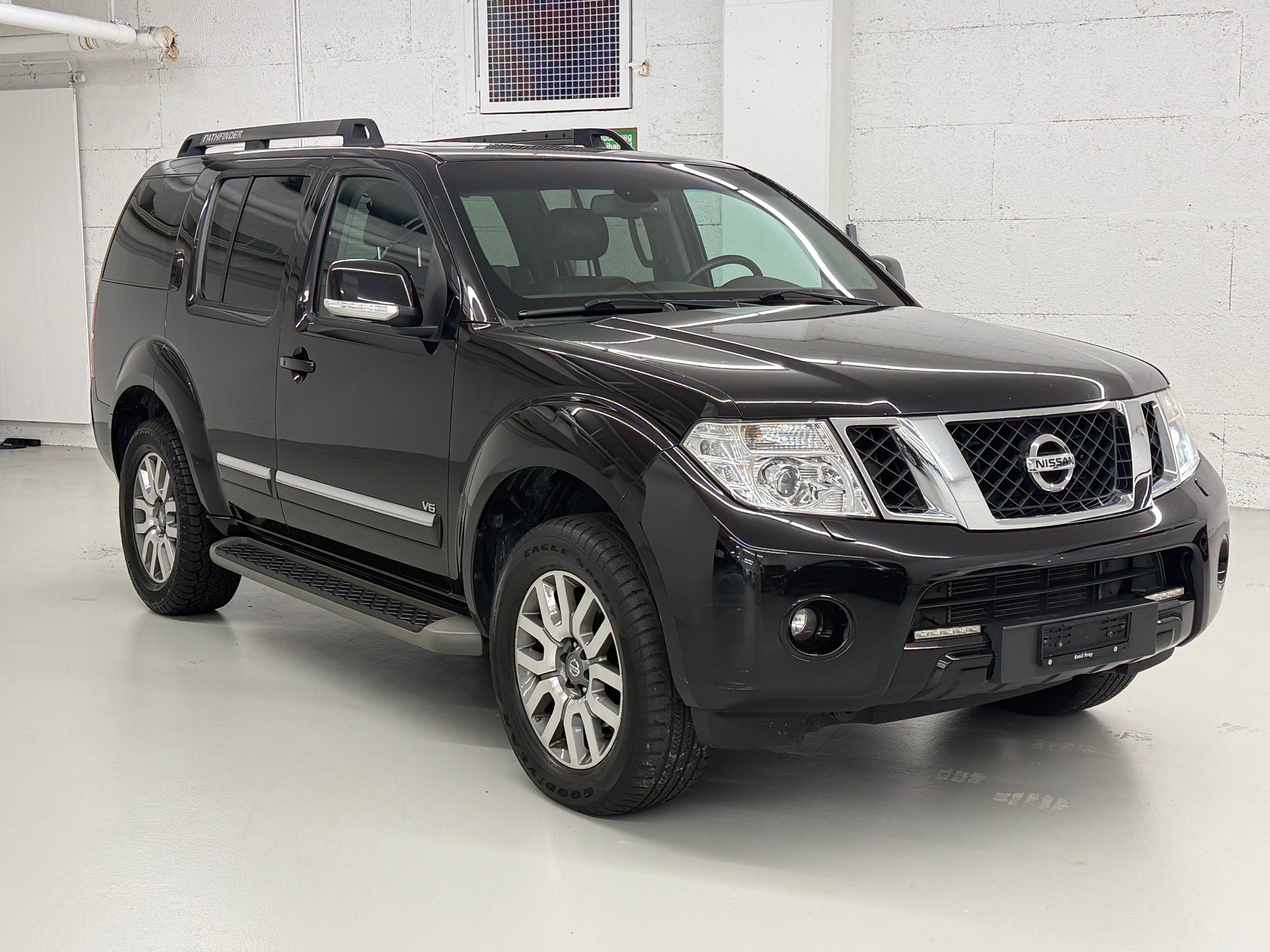 NISSAN Pathfinder 3.0 dCi LE Automatic-image-0