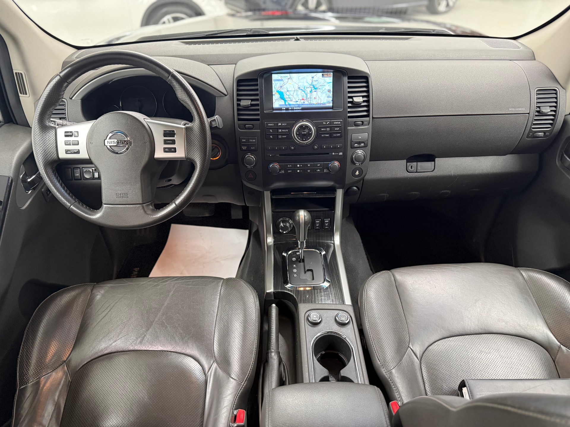 NISSAN Pathfinder 3.0 dCi LE Automatic-image-14