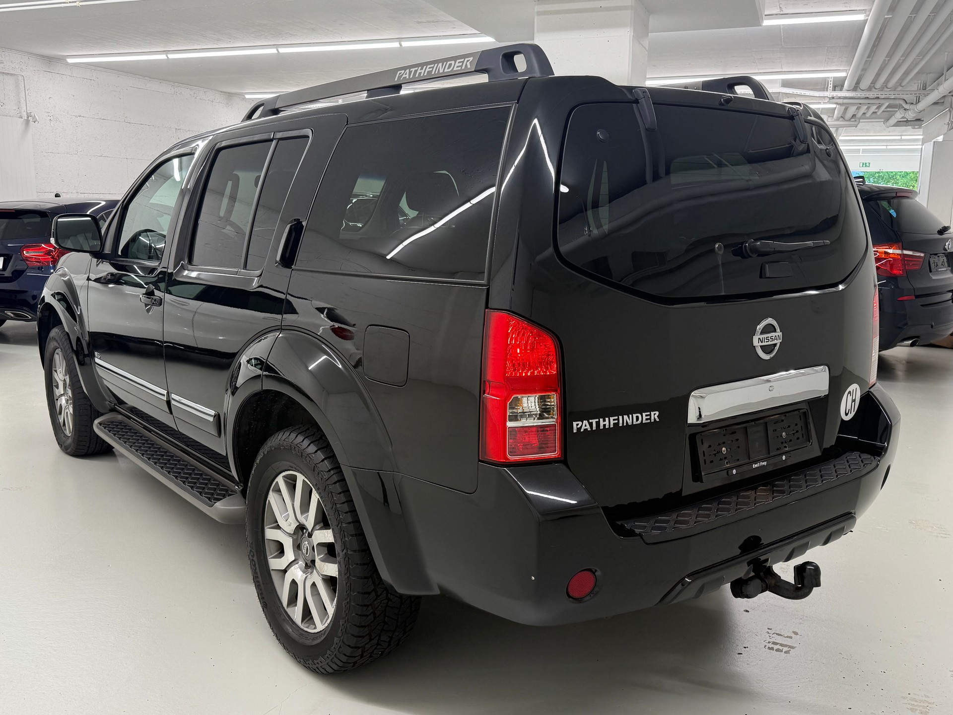 NISSAN Pathfinder 3.0 dCi LE Automatic-image-5