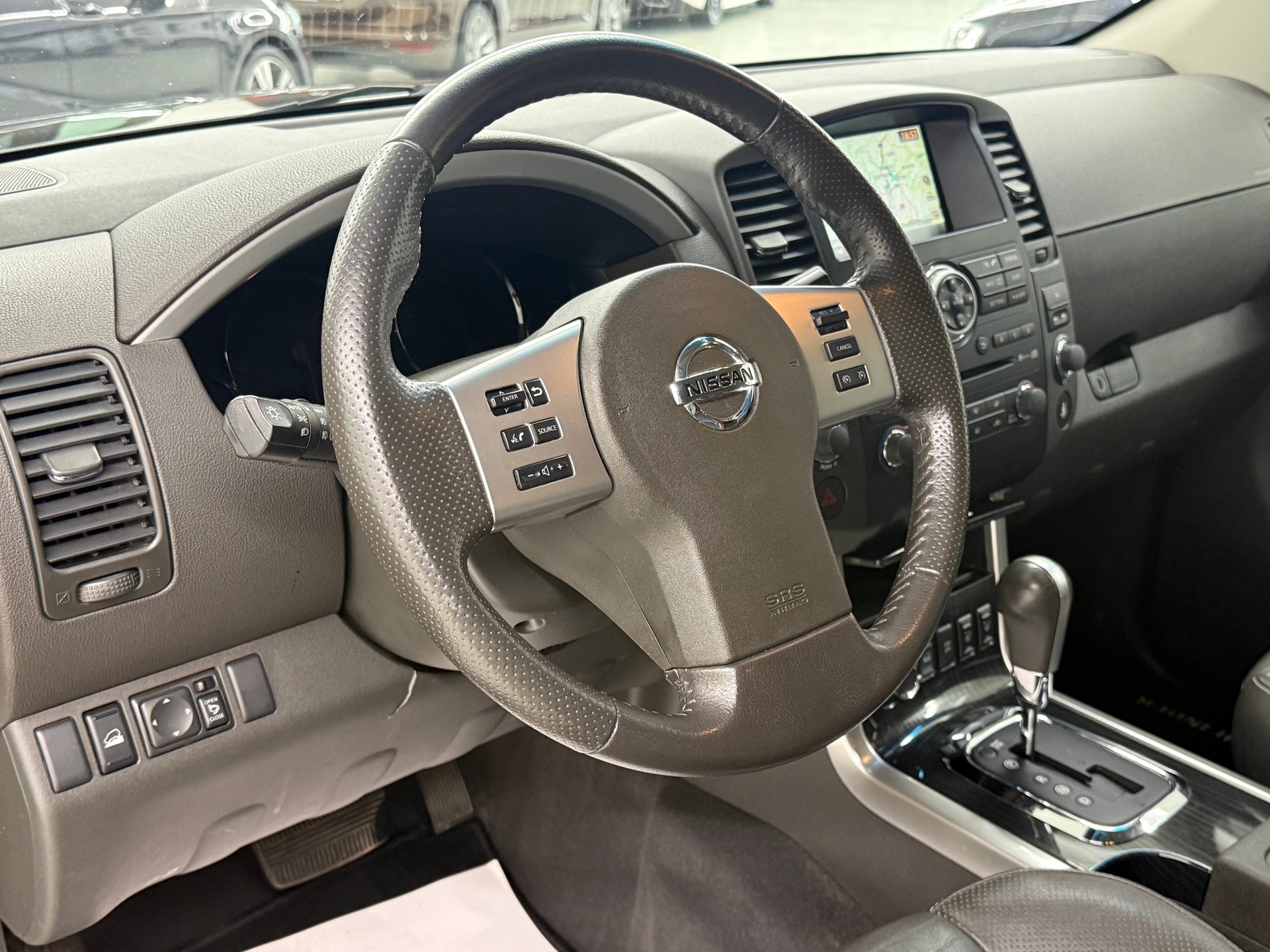 NISSAN Pathfinder 3.0 dCi LE Automatic-image-11