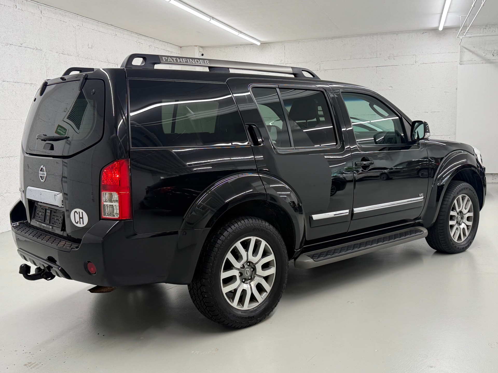 NISSAN Pathfinder 3.0 dCi LE Automatic-image-3