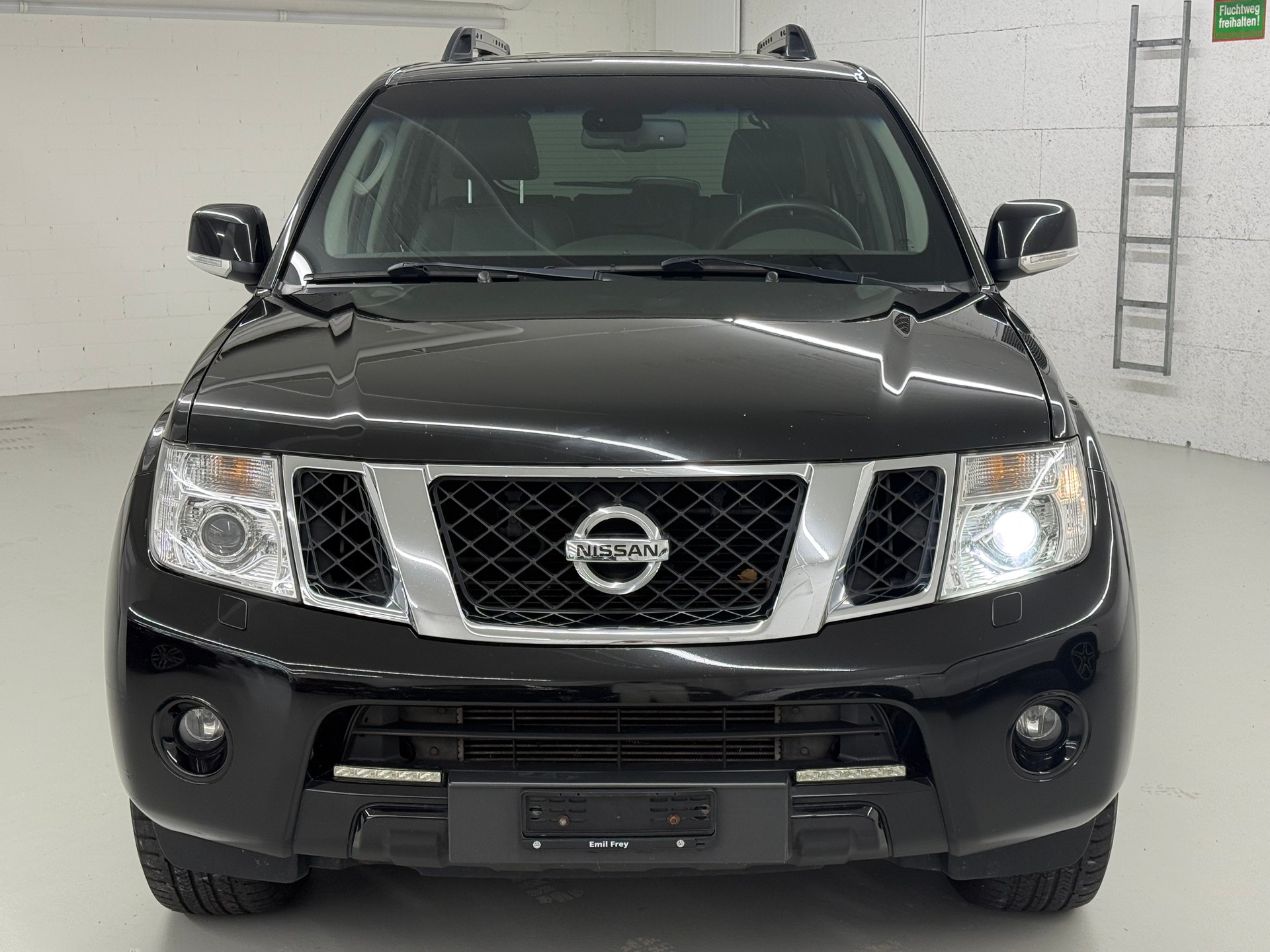 NISSAN Pathfinder 3.0 dCi LE Automatic-image-1