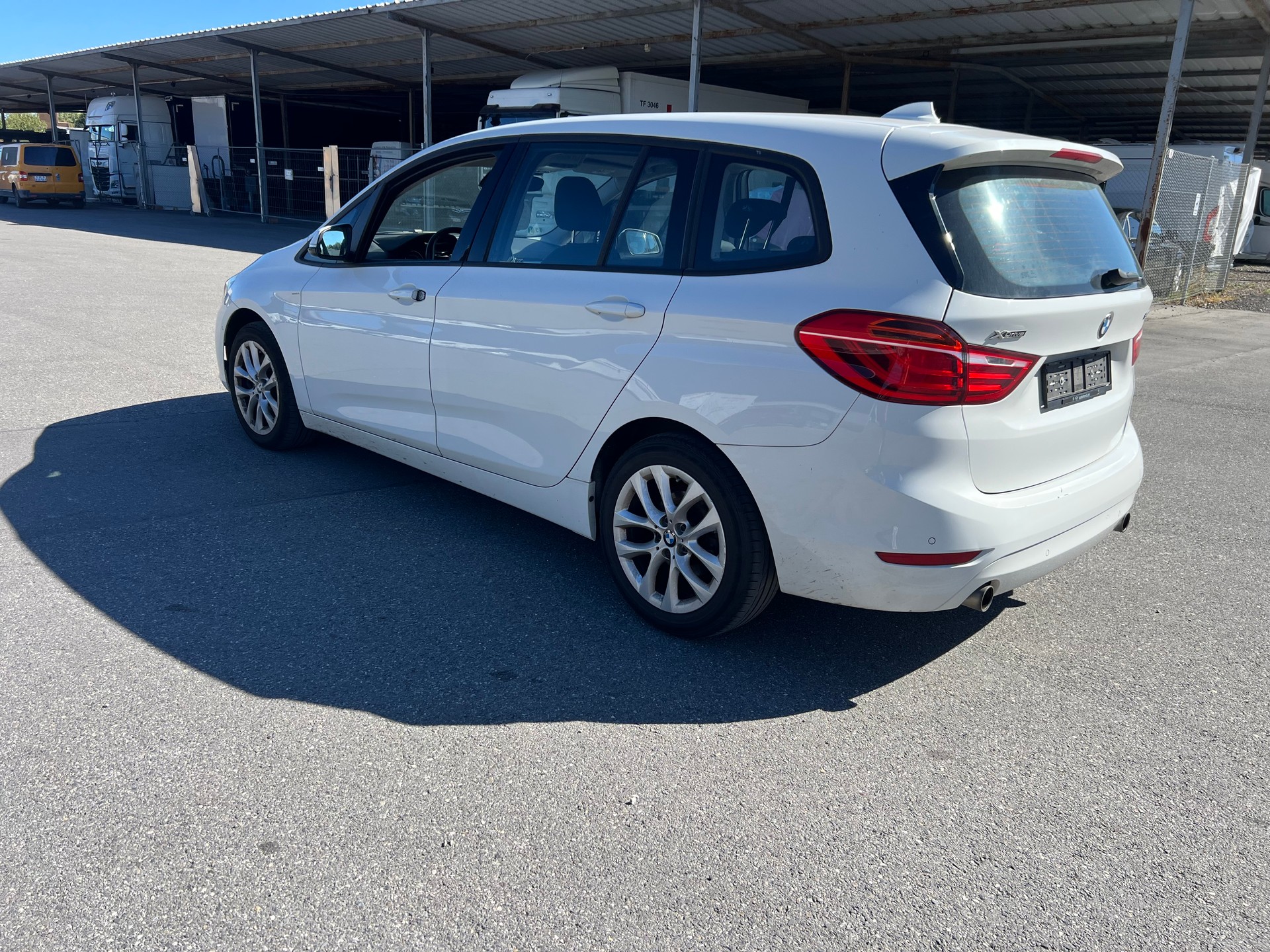 BMW 220d xDrive Gran Tourer Steptronic-image-1