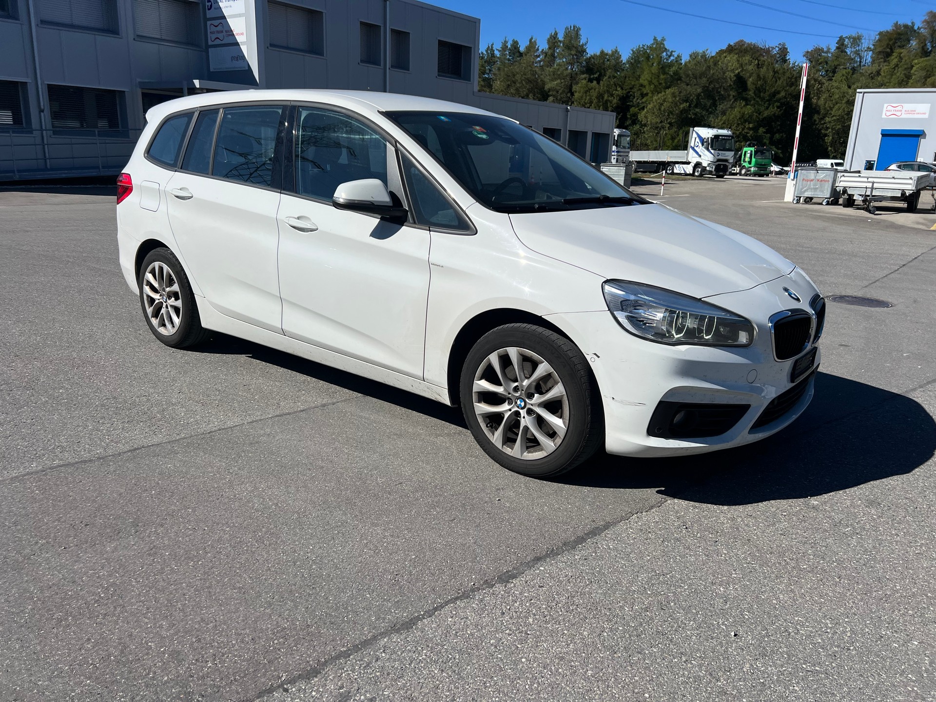 BMW 220d xDrive Gran Tourer Steptronic-image-3