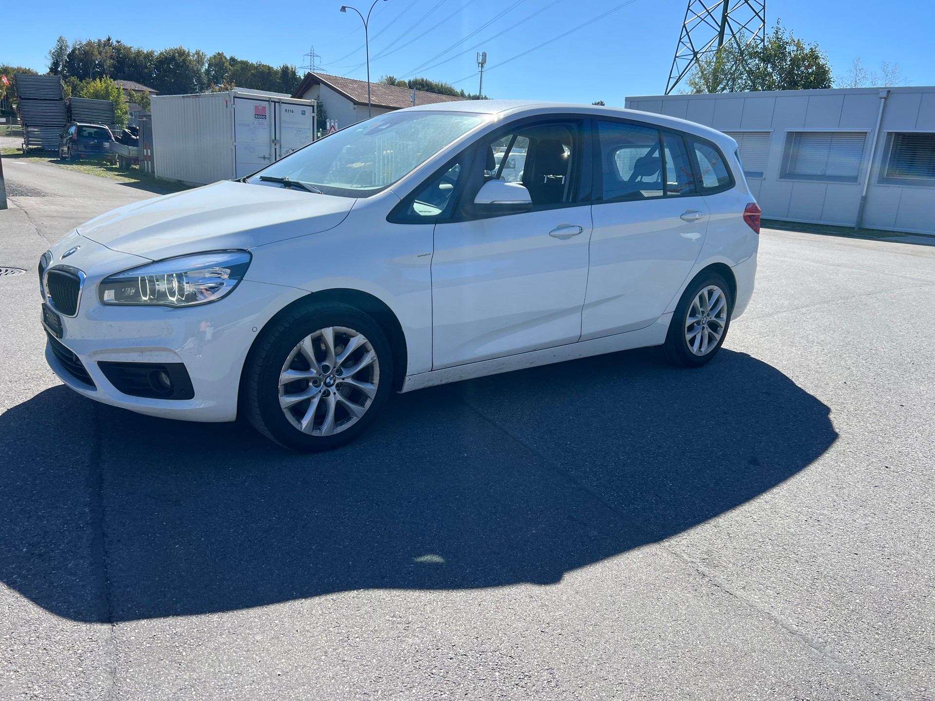 BMW 220d xDrive Gran Tourer Steptronic-image-2