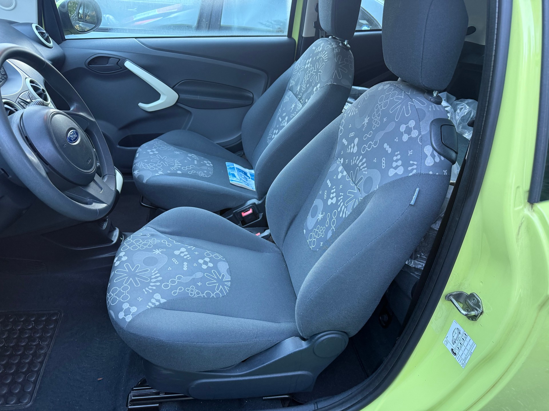 FORD KA 1.25 Ambiente-image-3