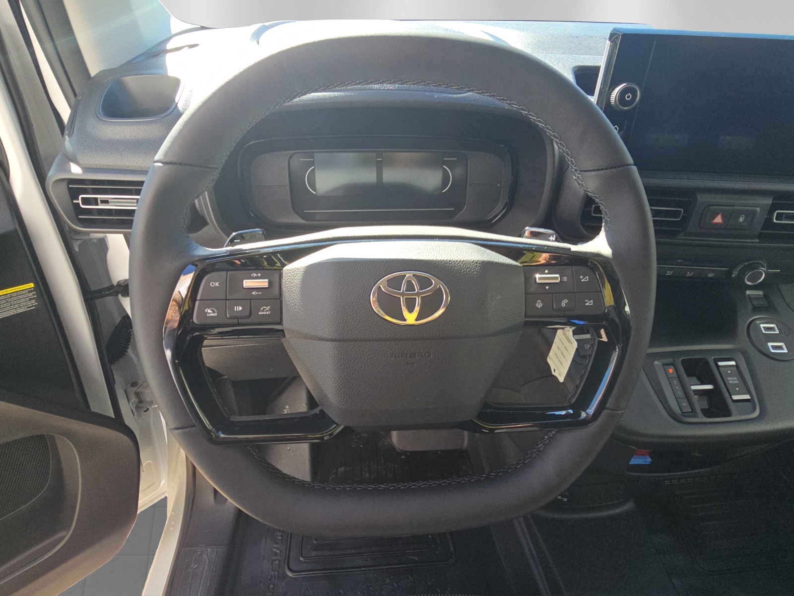 TOYOTA PROACE CITY Van L1 1.5 D Active-image-11