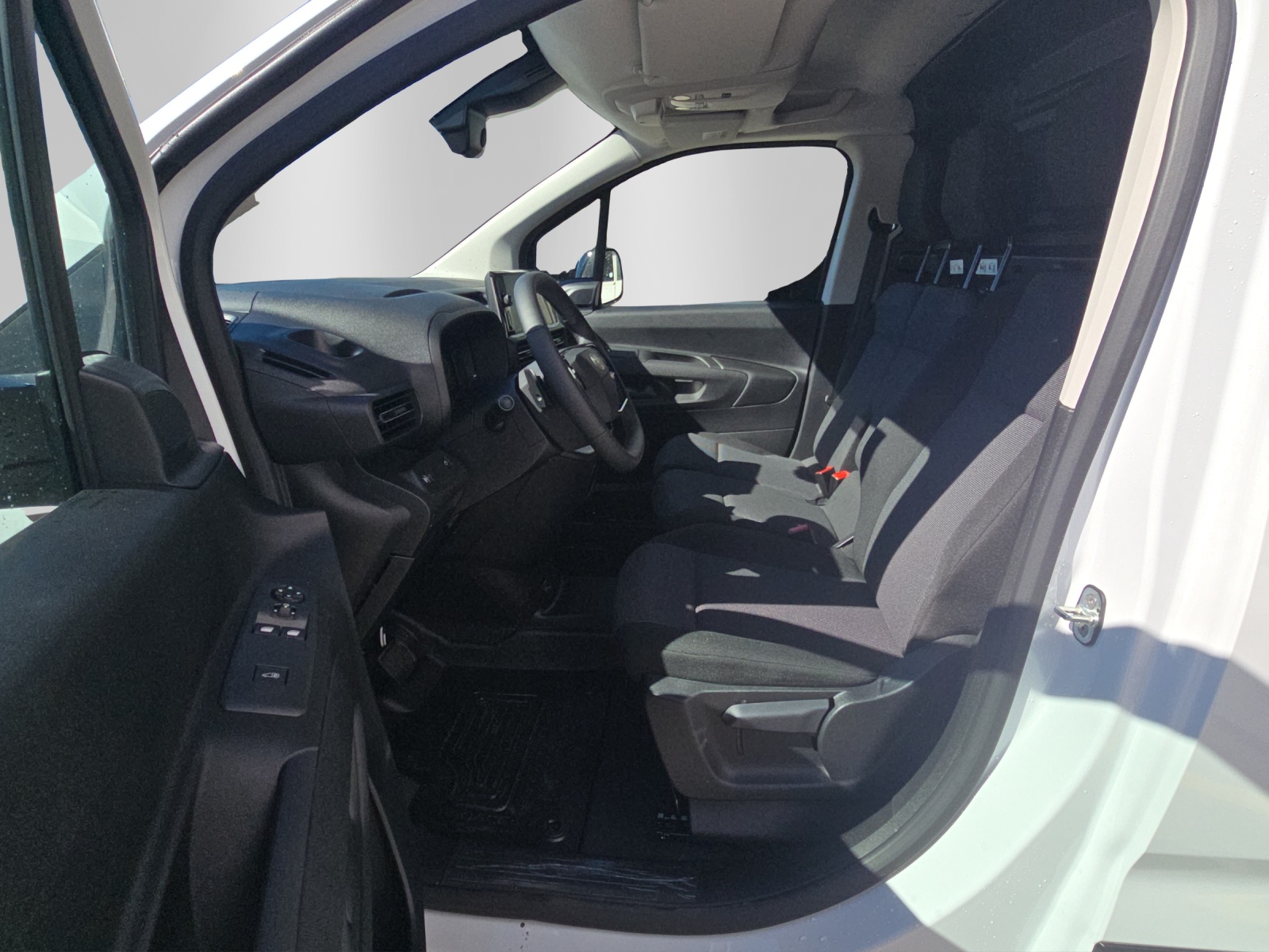 TOYOTA PROACE CITY Van L1 1.5 D Active-image-8