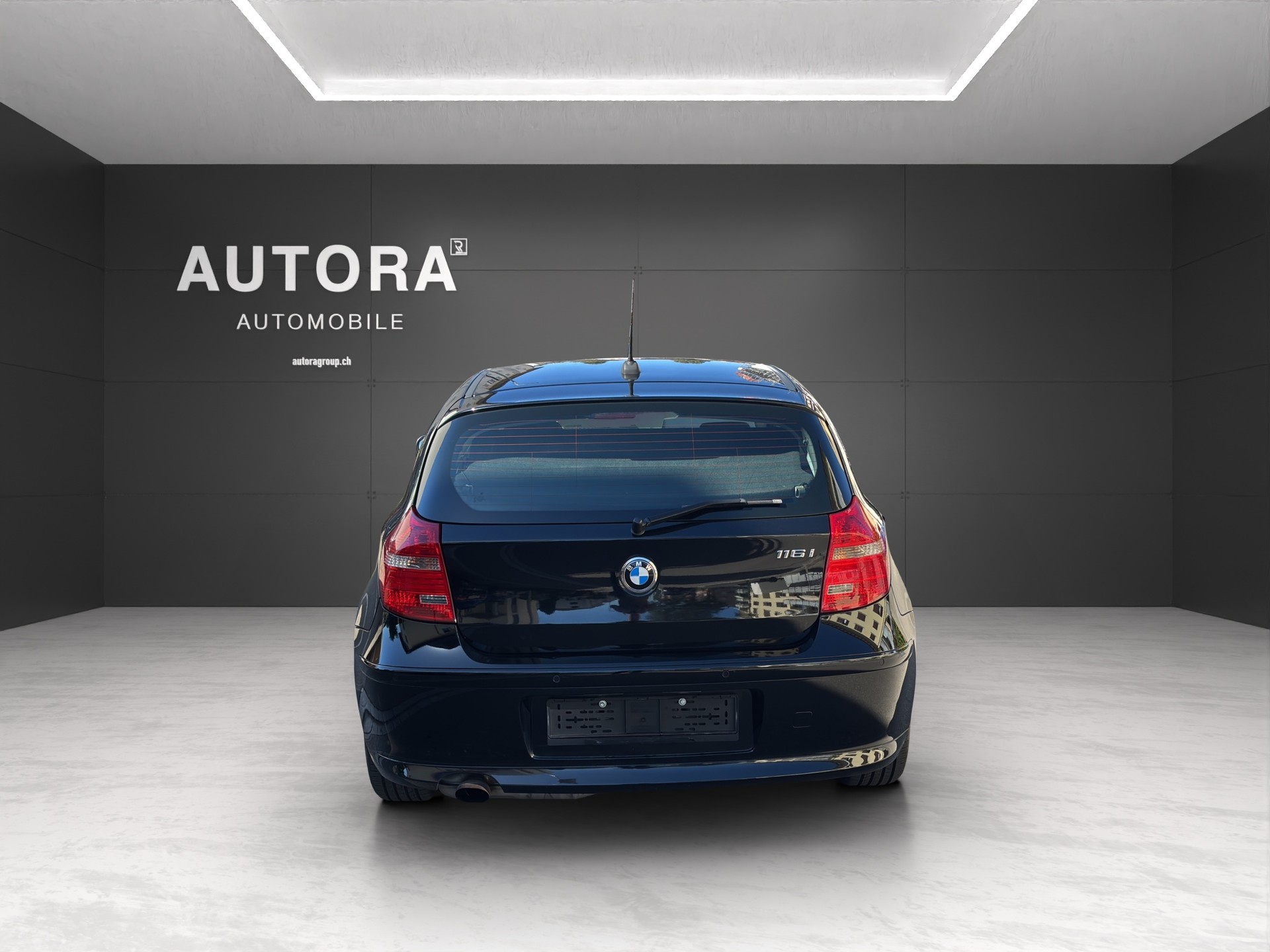 BMW 116i-image-7