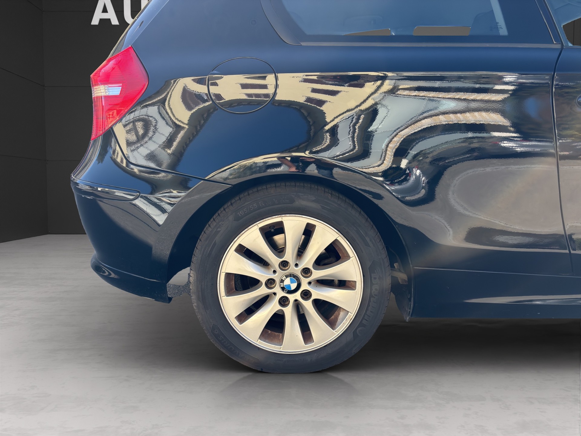 BMW 116i-image-9