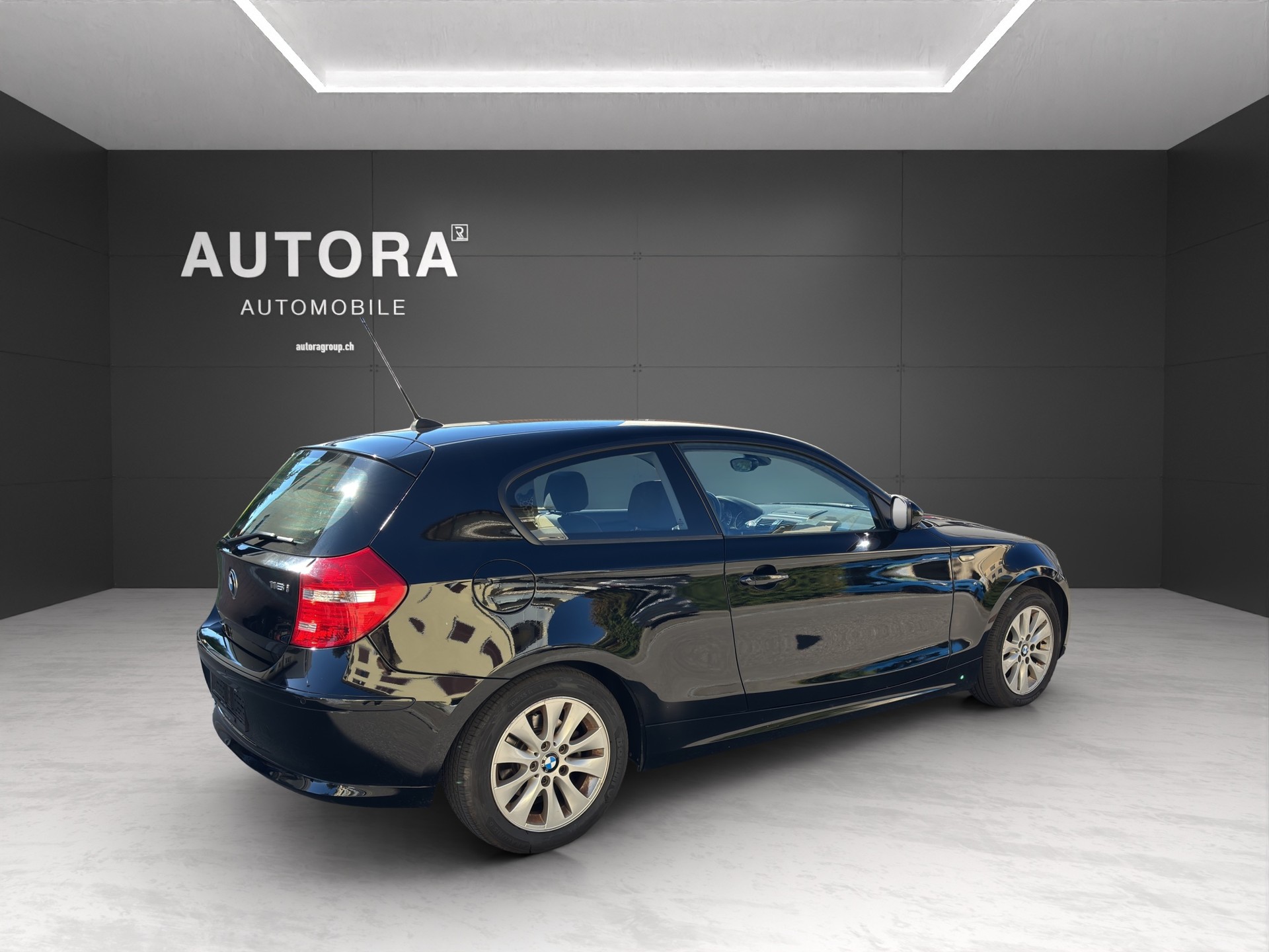BMW 116i-image-4