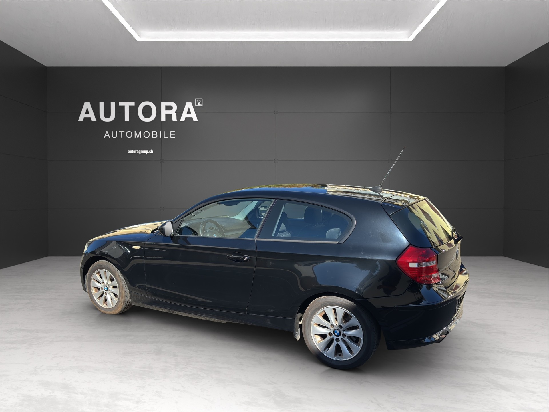 BMW 116i-image-1
