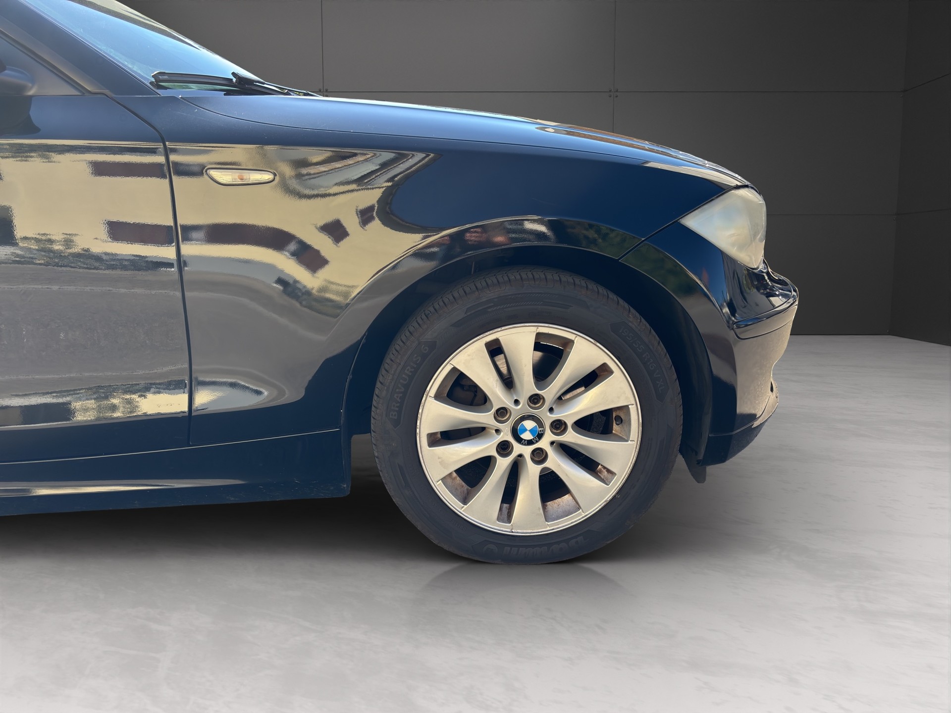 BMW 116i-image-8