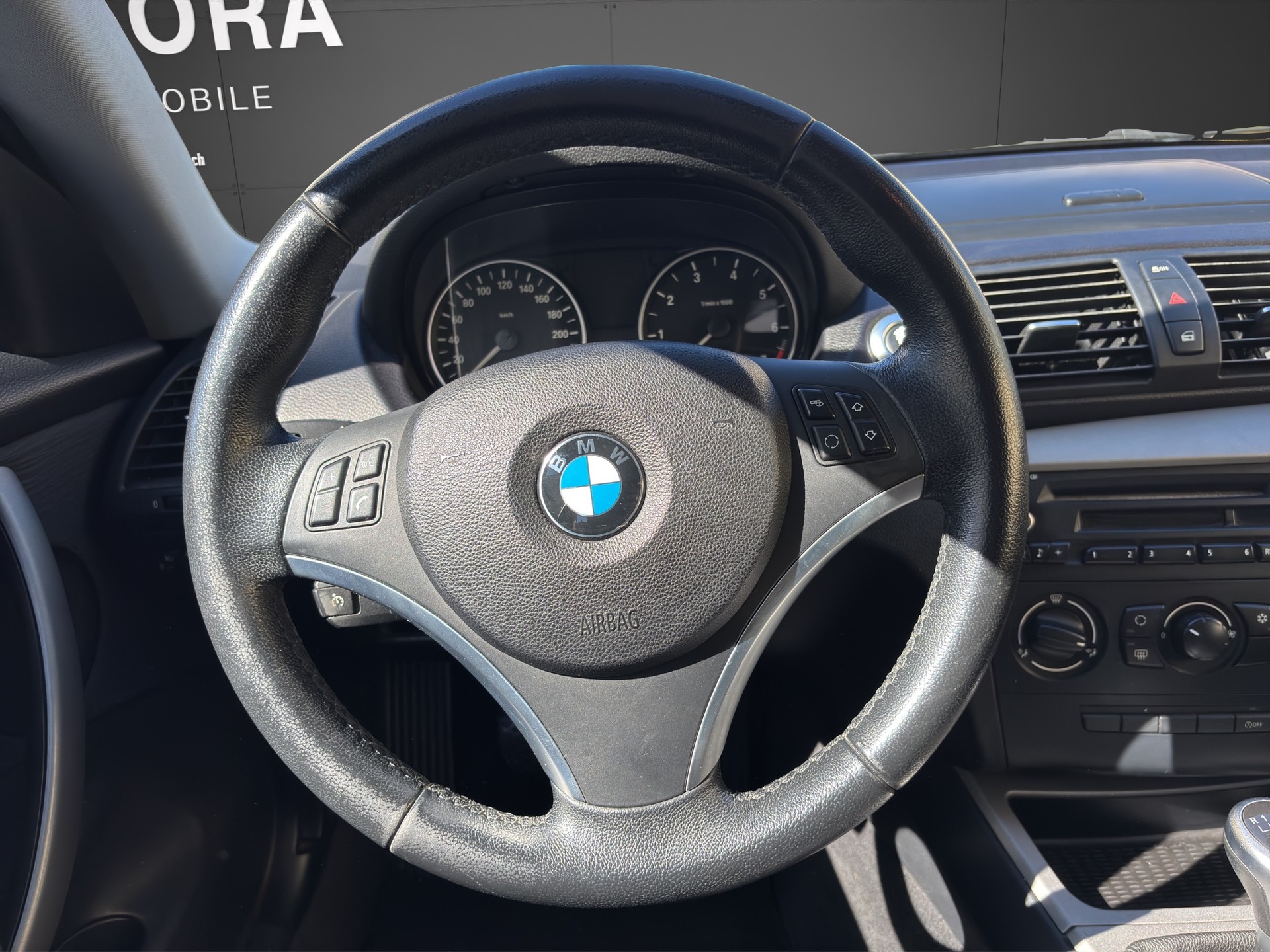 BMW 116i-image-12