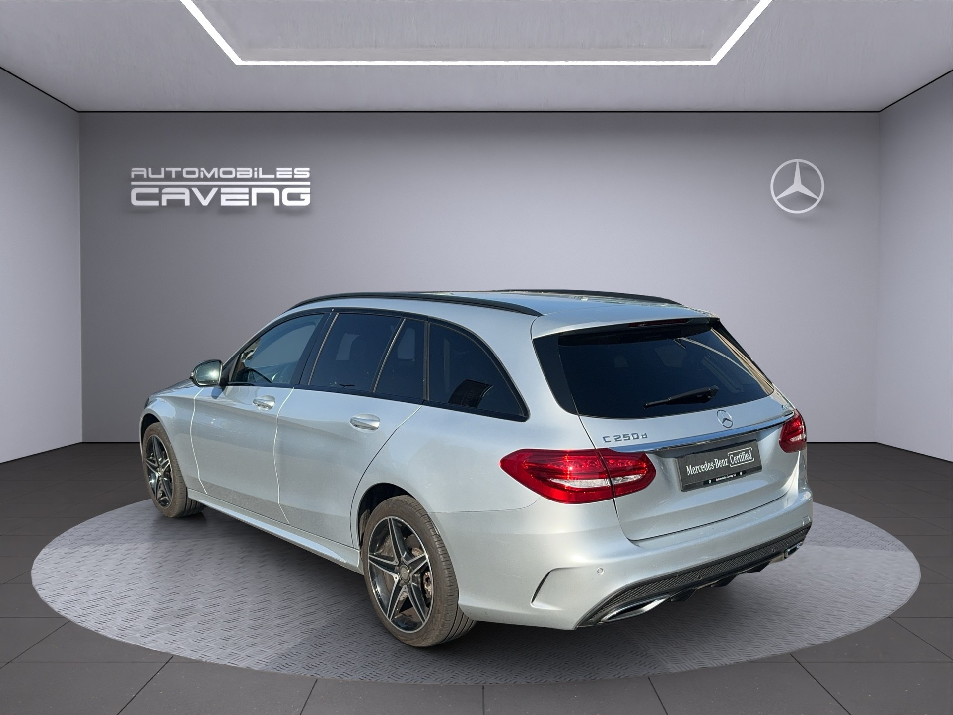 MERCEDES-BENZ C 250 d AMG Line 4Matic 9G-Tronic-image-2