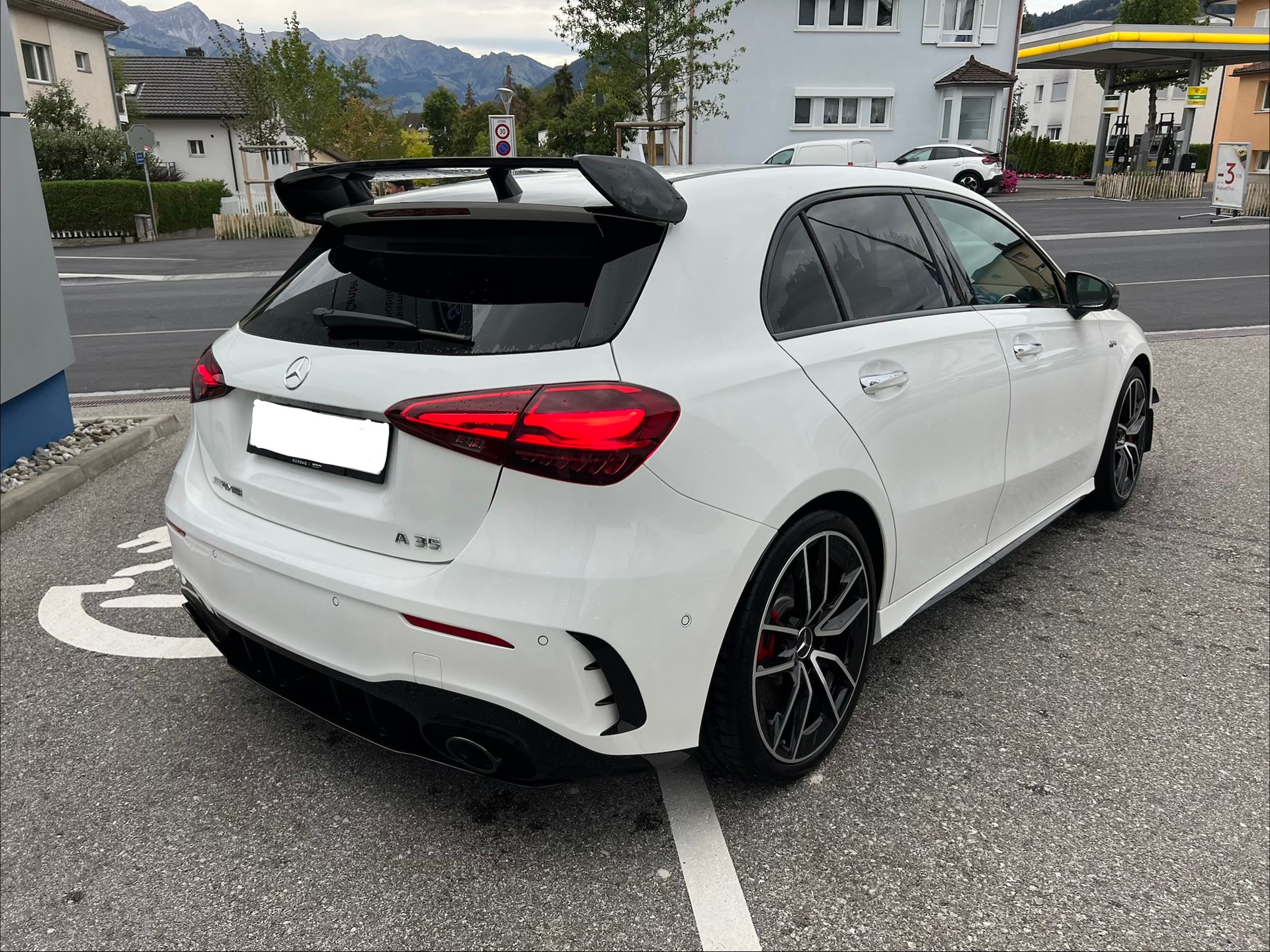 MERCEDES-BENZ A AMG 35 4Matic+ 8G-DCT-image-1