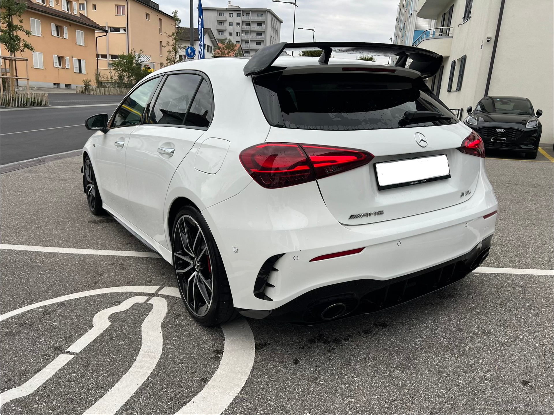 MERCEDES-BENZ A AMG 35 4Matic+ 8G-DCT-image-2