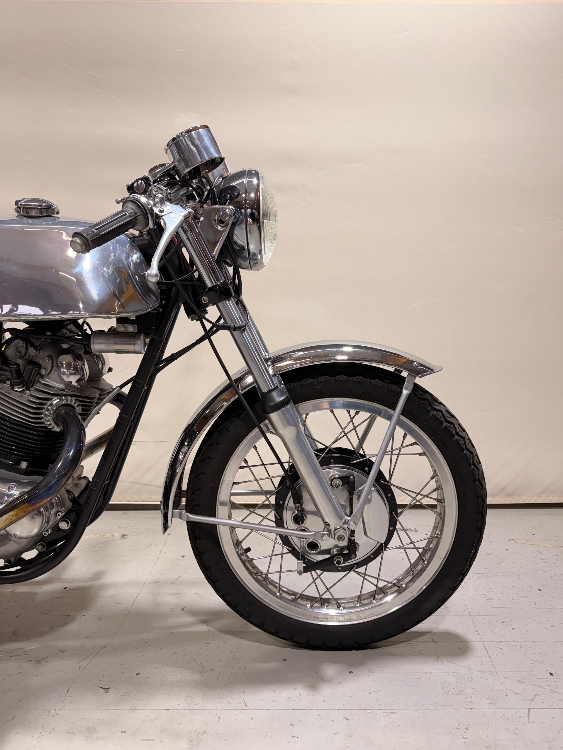 NORTON Commando 750-showroom-element-1
