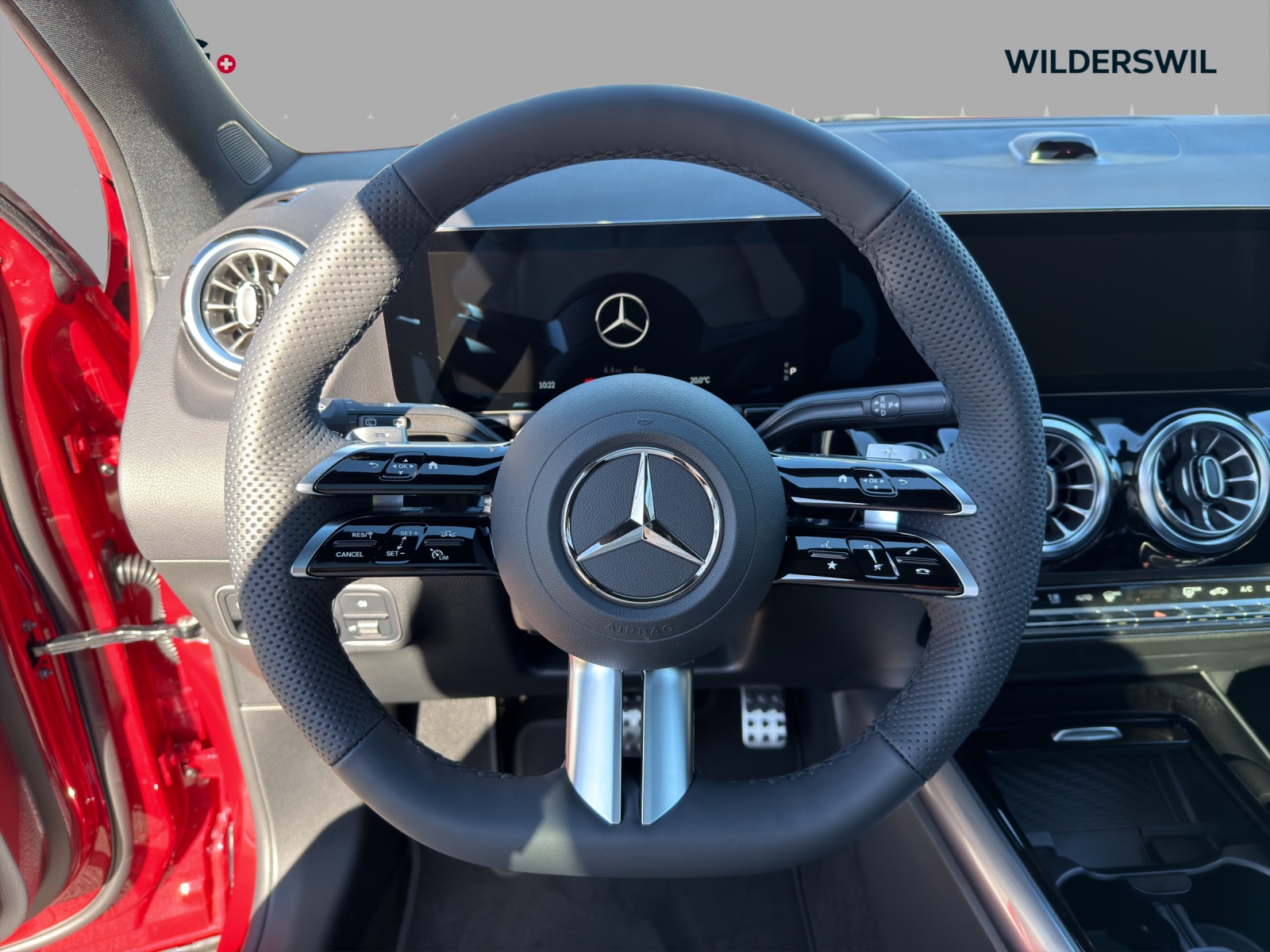 MERCEDES-BENZ GLA 200 7G-DCT-image-9
