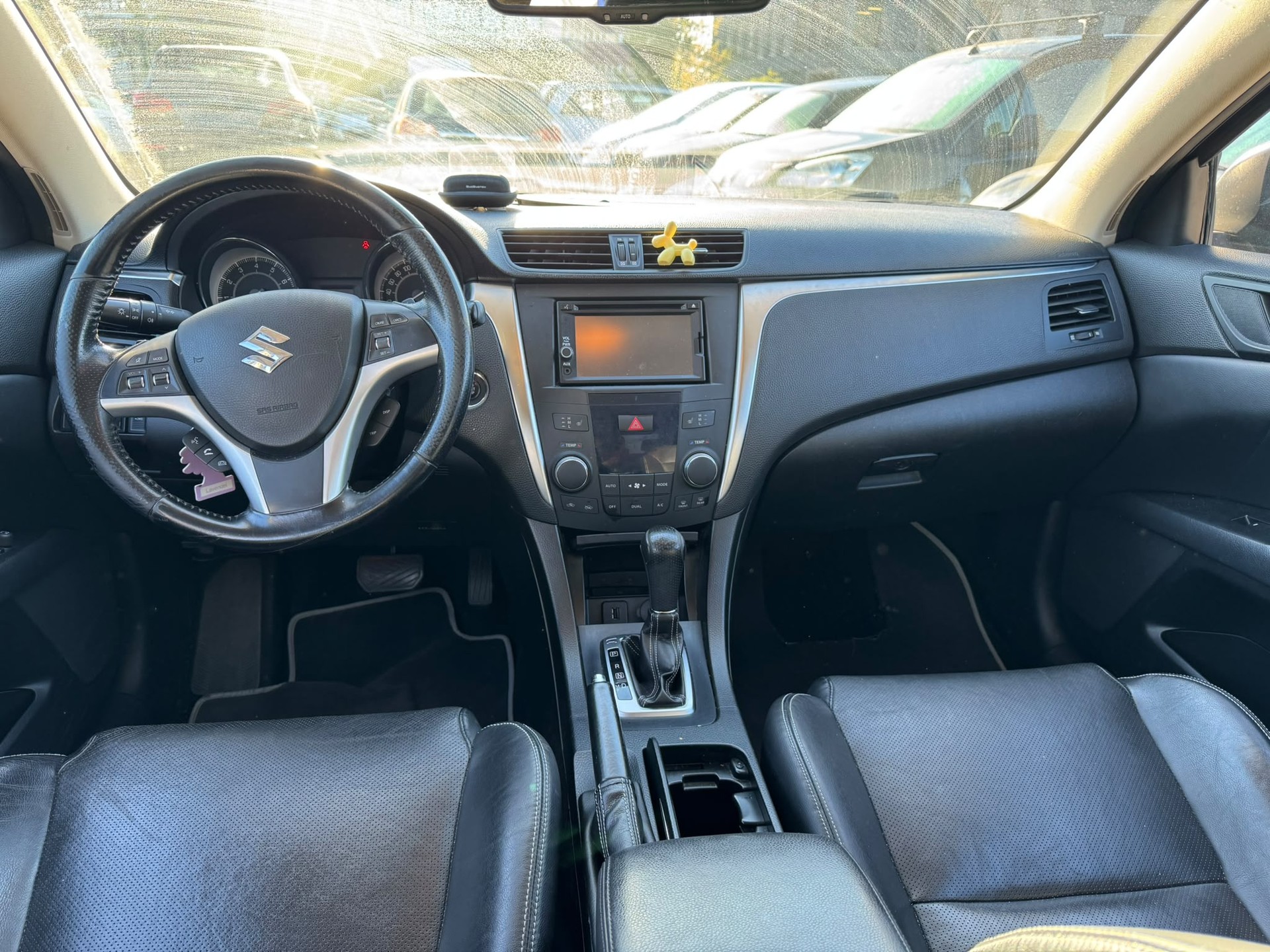 SUZUKI Kizashi 2.4 Sergio Cellano 4WD CVT-image-9