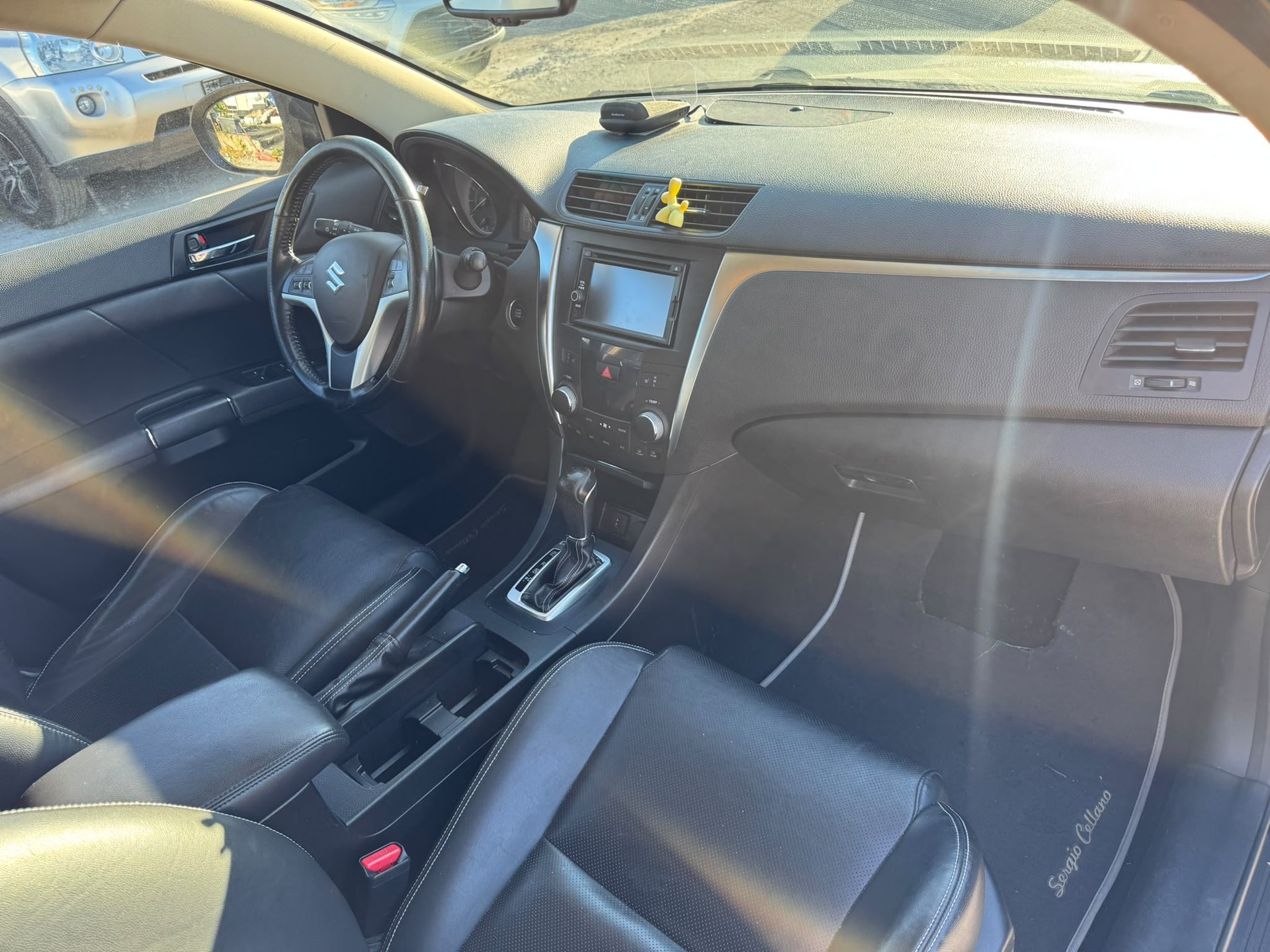 SUZUKI Kizashi 2.4 Sergio Cellano 4WD CVT-image-7