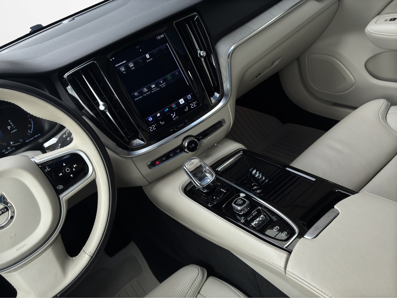 VOLVO V60 2.0 T6 TE Inscription eAWD-image-16