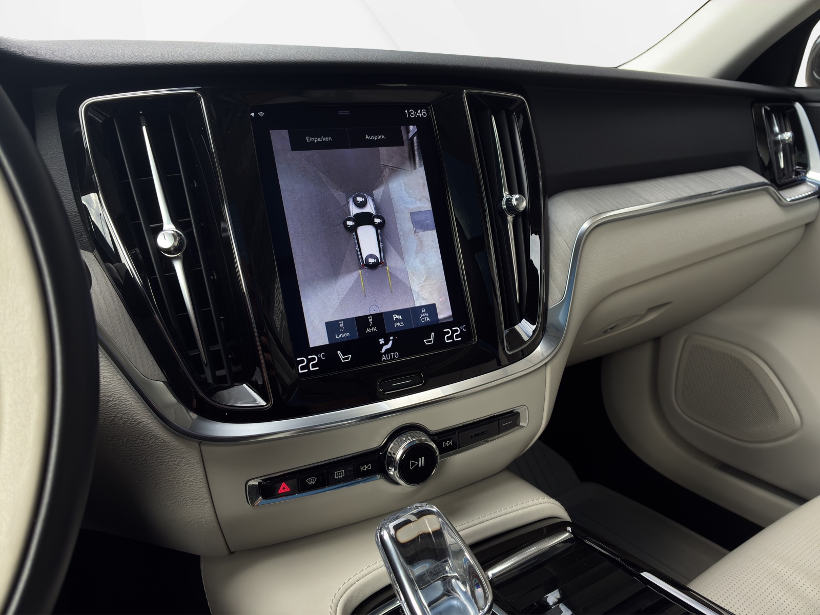 VOLVO V60 2.0 T6 TE Inscription eAWD-image-12