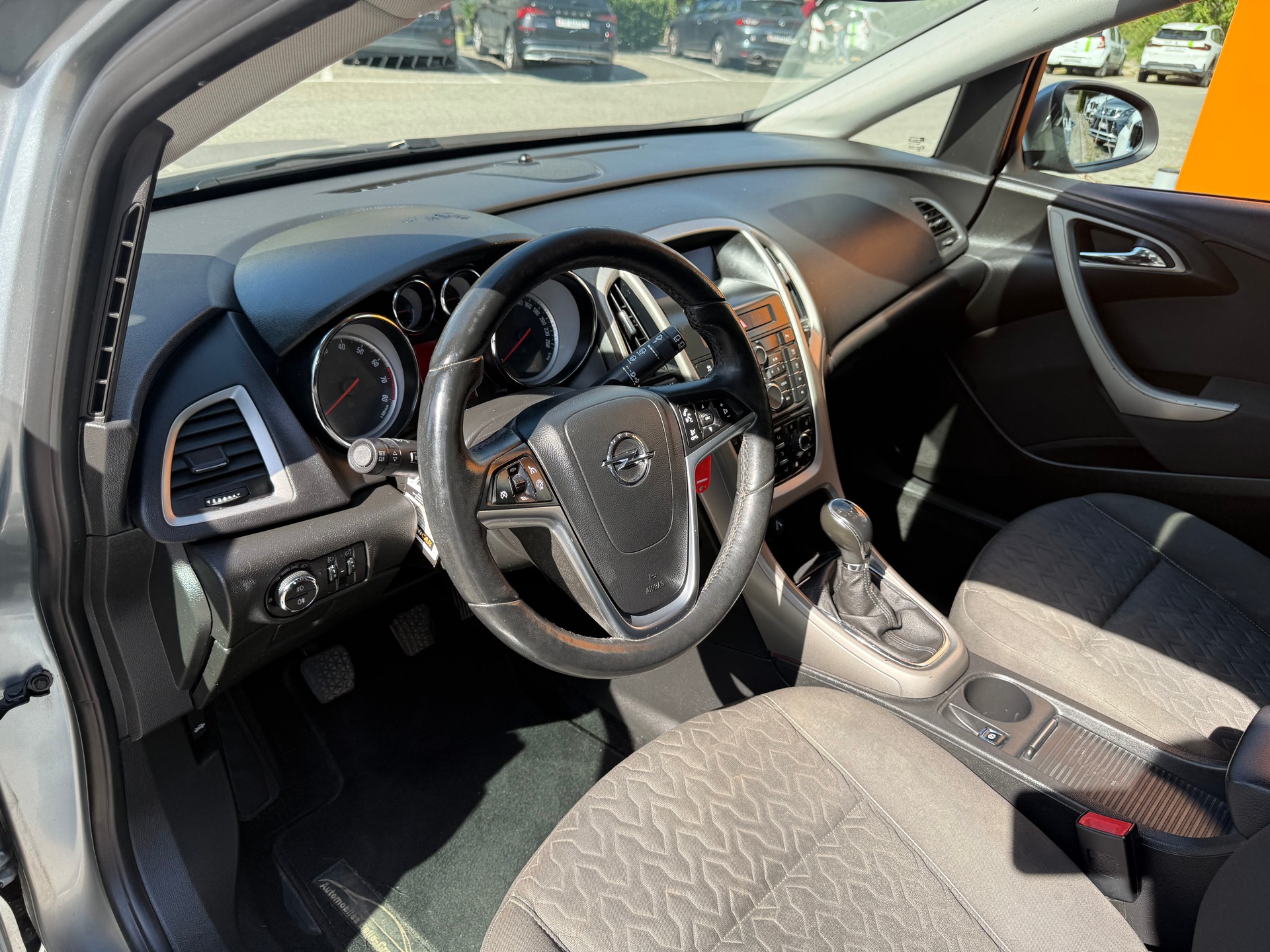 OPEL Astra SportsTourer 1.4i 16V Turbo Active Edition-image-5