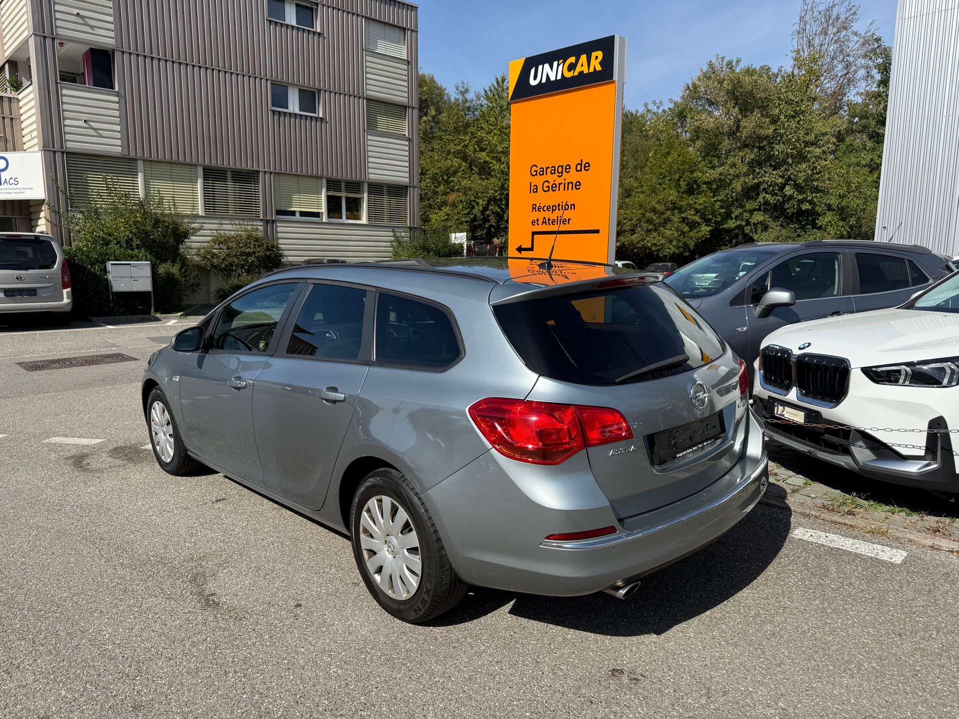 OPEL Astra SportsTourer 1.4i 16V Turbo Active Edition-image-3