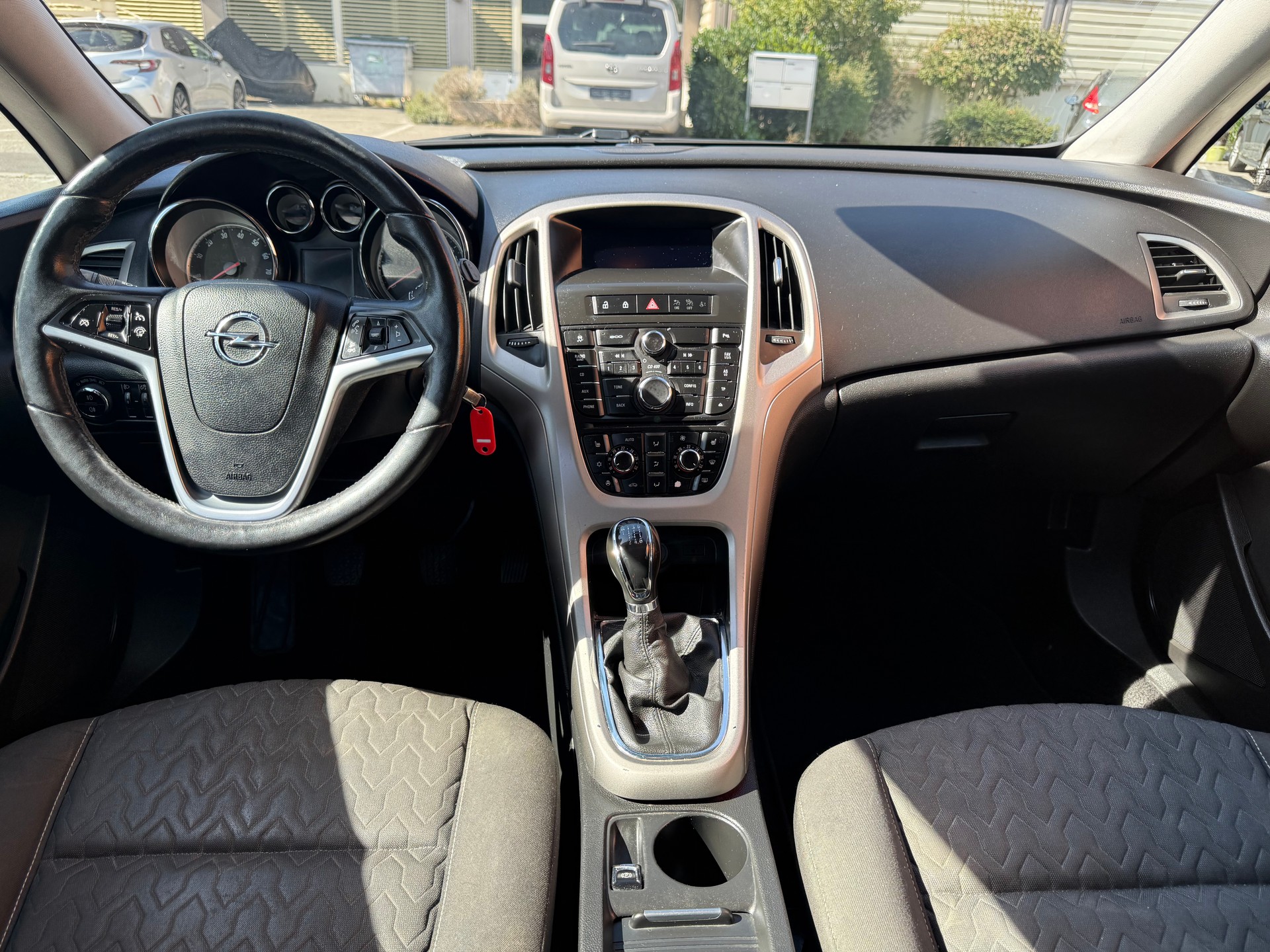 OPEL Astra SportsTourer 1.4i 16V Turbo Active Edition-image-7